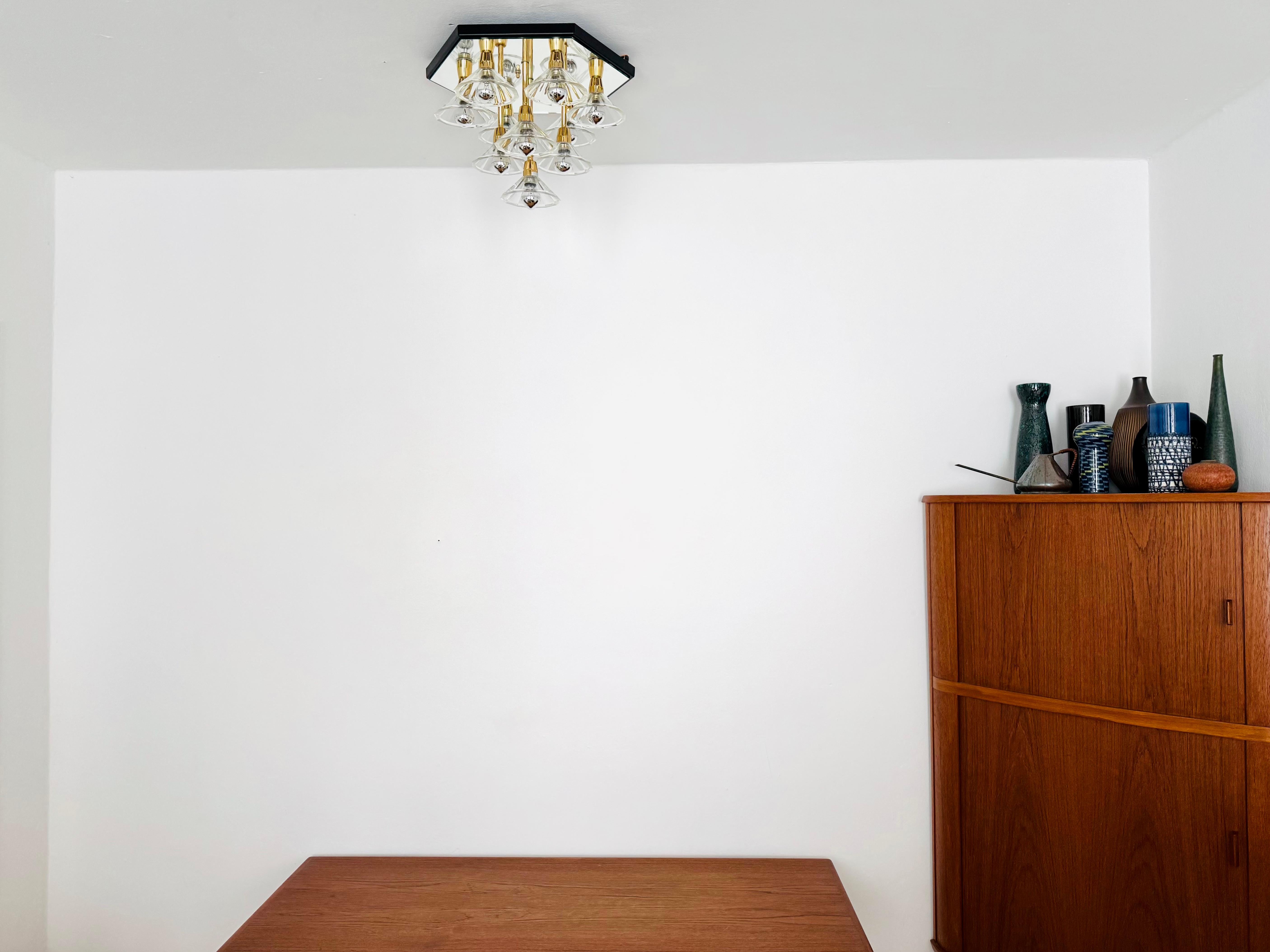 Fin du 20e siècle 1980s Bicolor Glass Flush Chandelier by F. Fabbian en vente