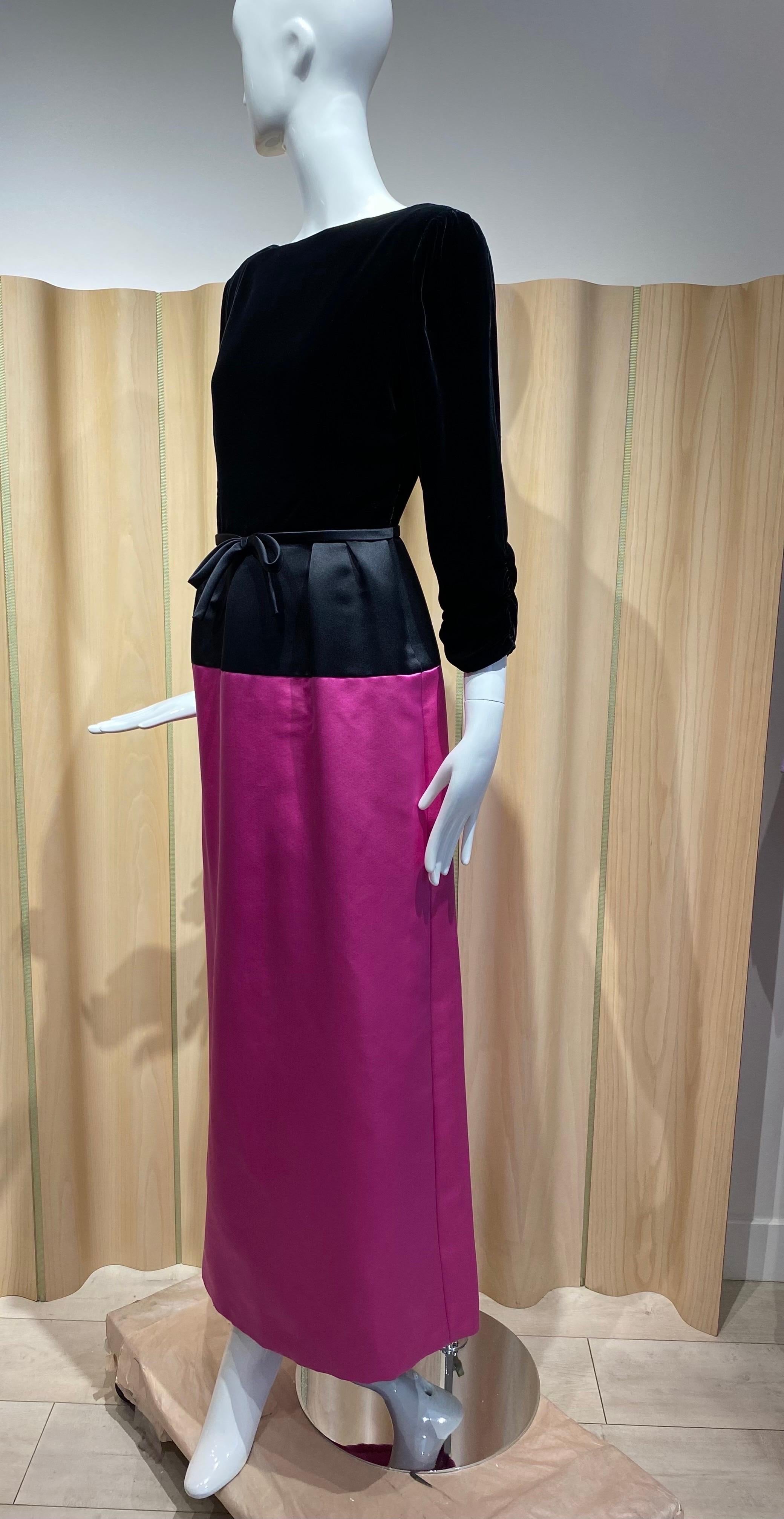 1980s Bill Blass Black and Pink Cocktail Dress For Sale 3