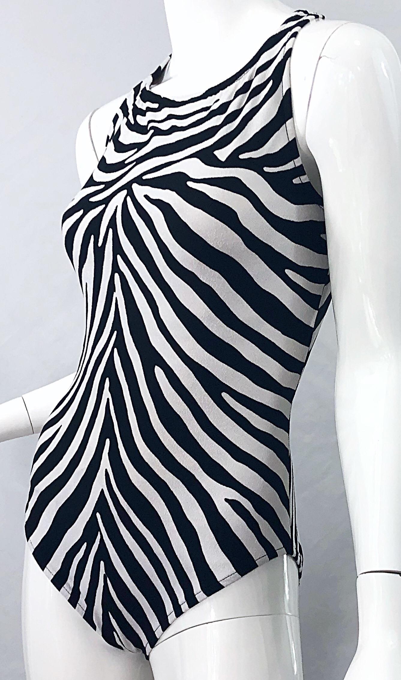 1990er Bill Blass Größe 14 einteiliger Badeanzug / Bodysuit mit Zebradruck in Schwarz und Weiß  im Angebot 6