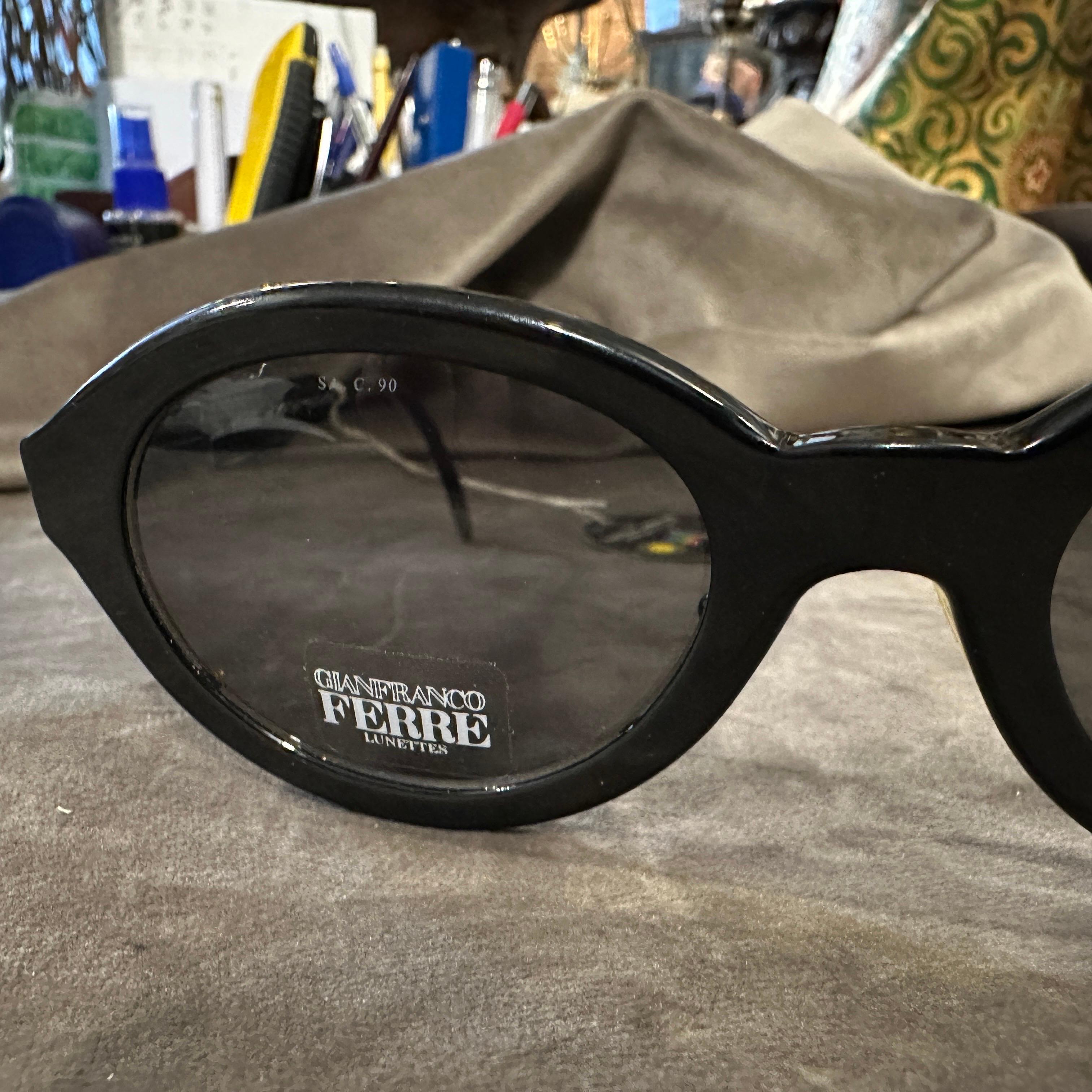 Occhiali da sole Cat-Eye anni '80 in acetato nero di Gianfranco Ferrè in vendita 7