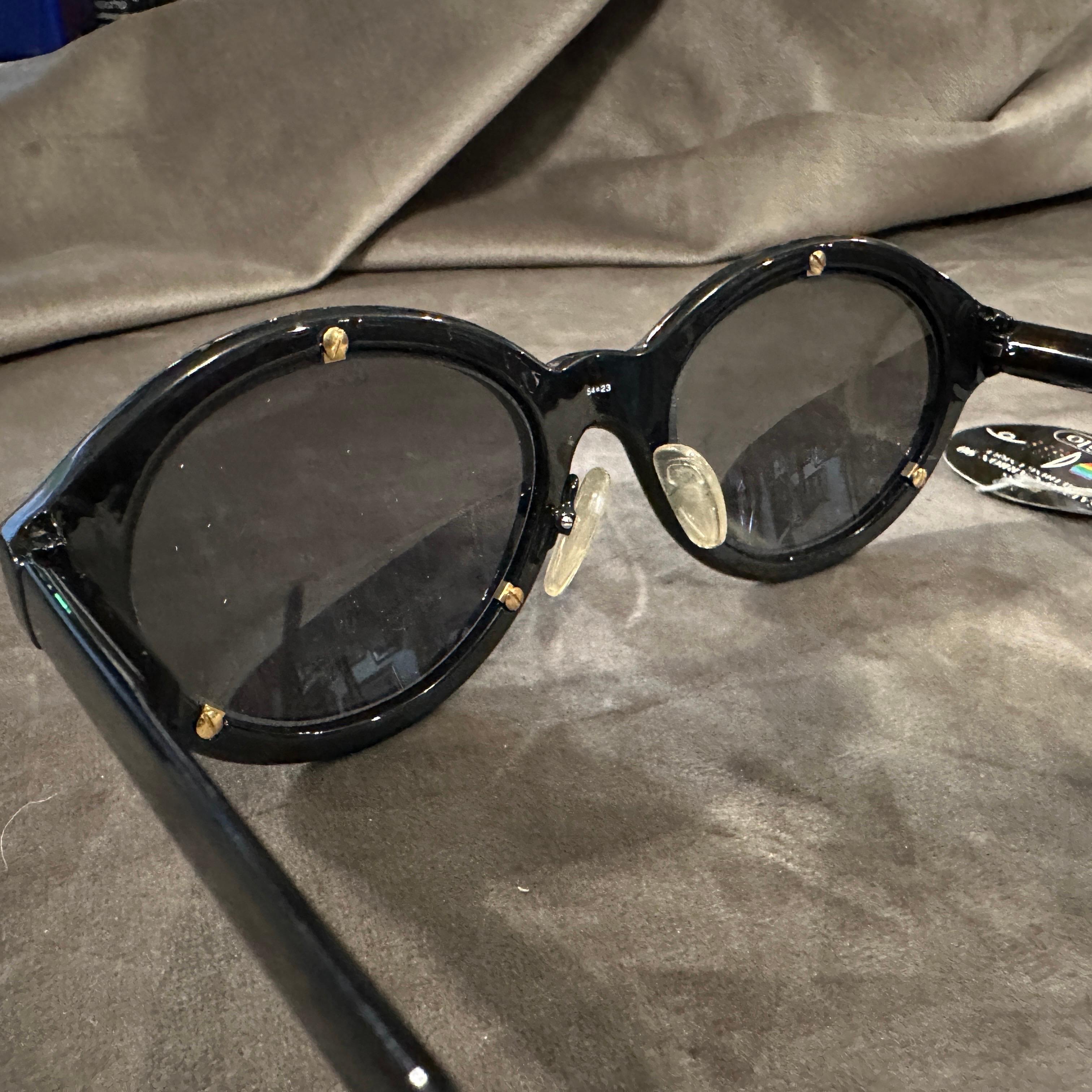 Occhiali da sole Cat-Eye anni '80 in acetato nero di Gianfranco Ferrè in vendita 8