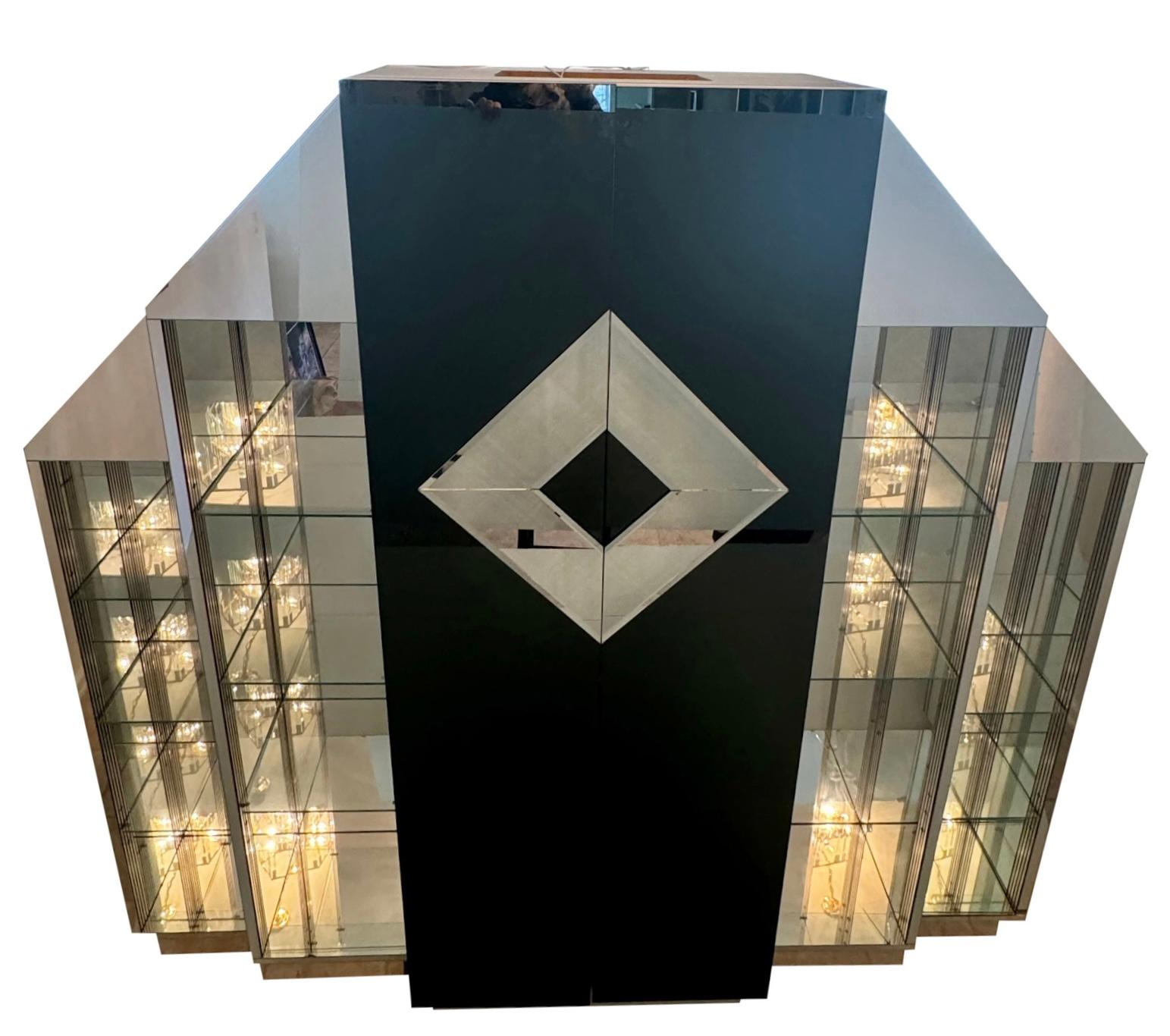 Estantería iluminada de cristal negro y espejo para bar seco de los años 80 en Bueno estado para la venta en Bensalem, PA