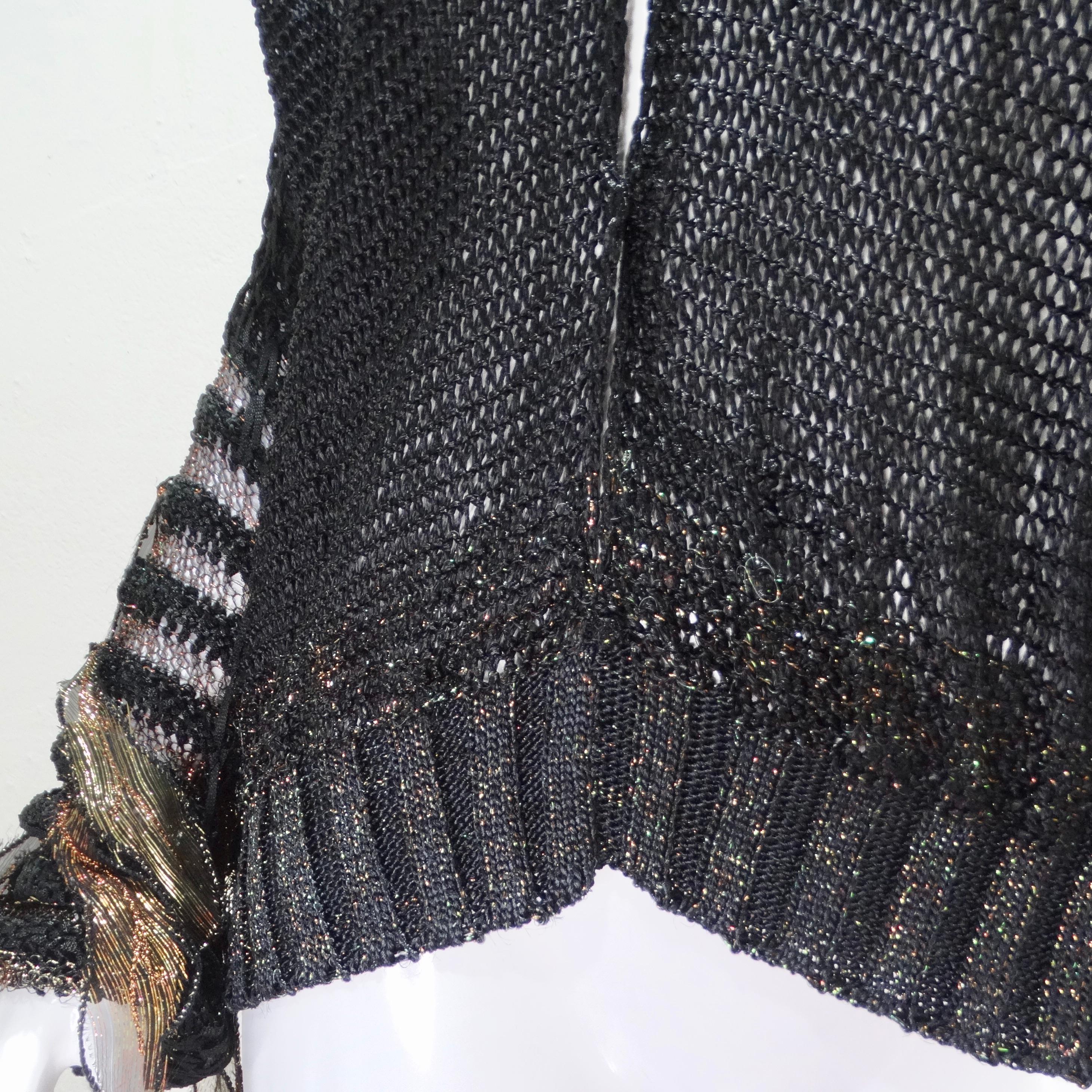 Noir Pull en tricot noir et or des années 1980 en vente