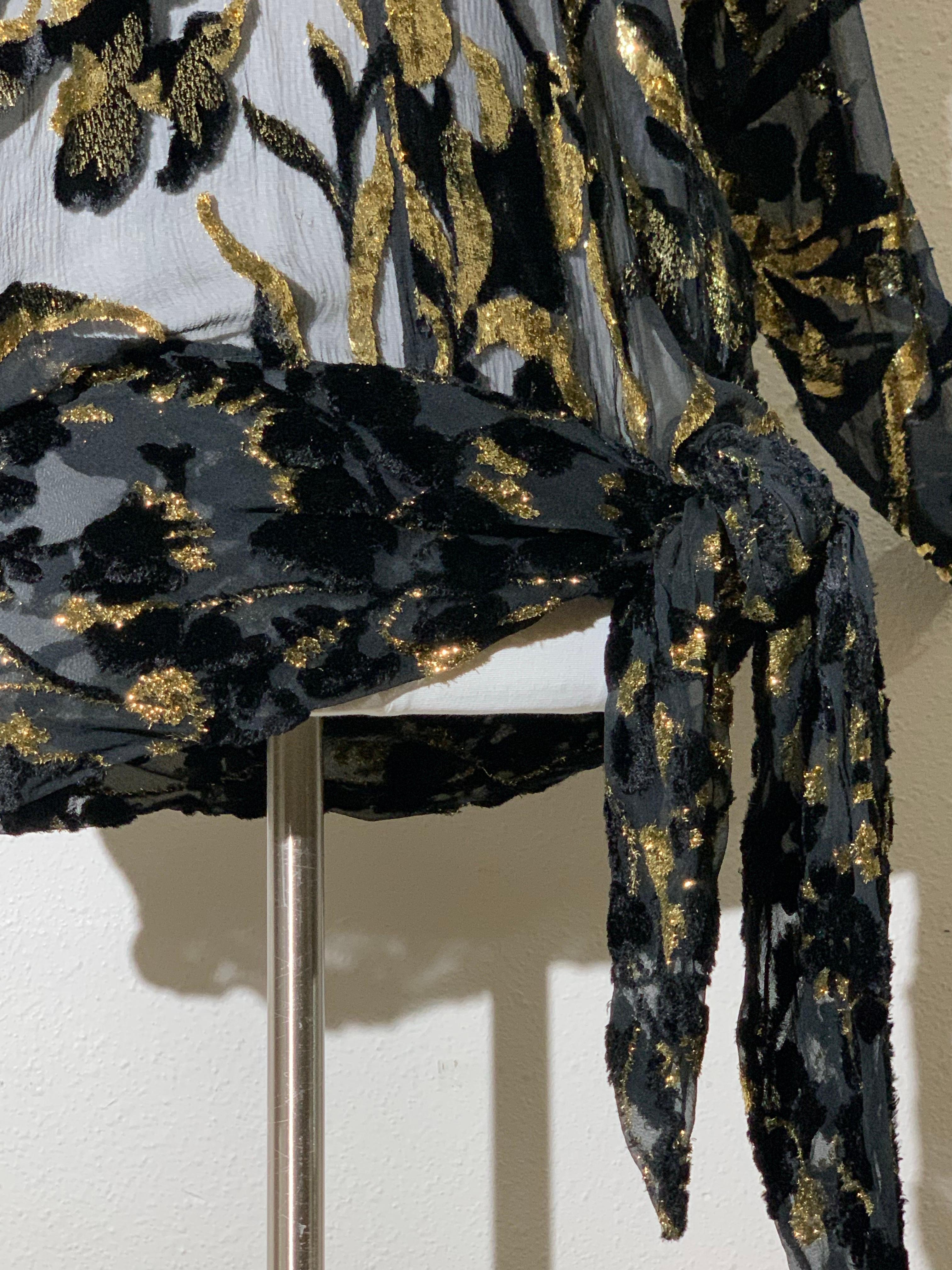 Top in velluto Devore in lurex nero e oro degli anni '80 con maniche lunghe e fusciacca legata ai fianchi in vendita 5