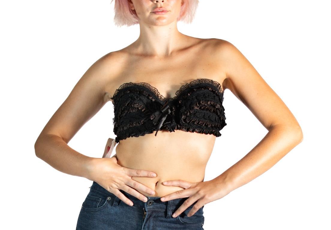 1980S Black Lace Ruffled Strapless Bra Top For Sale 2