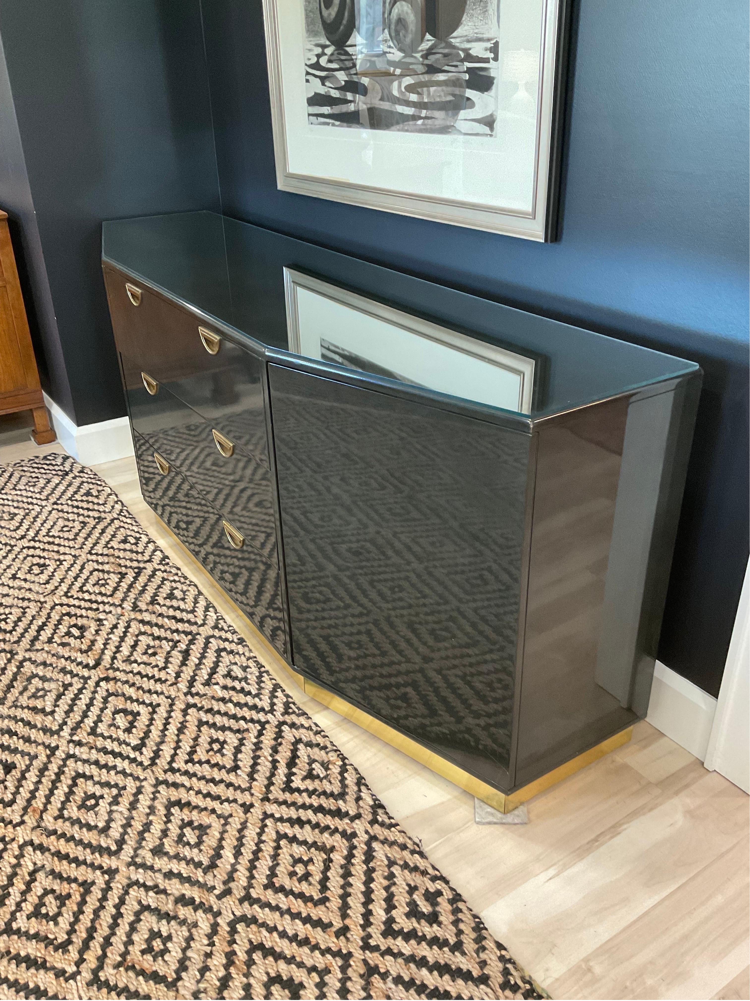Credenza de laca negra de los años 80 de John Widdicomb en venta 6