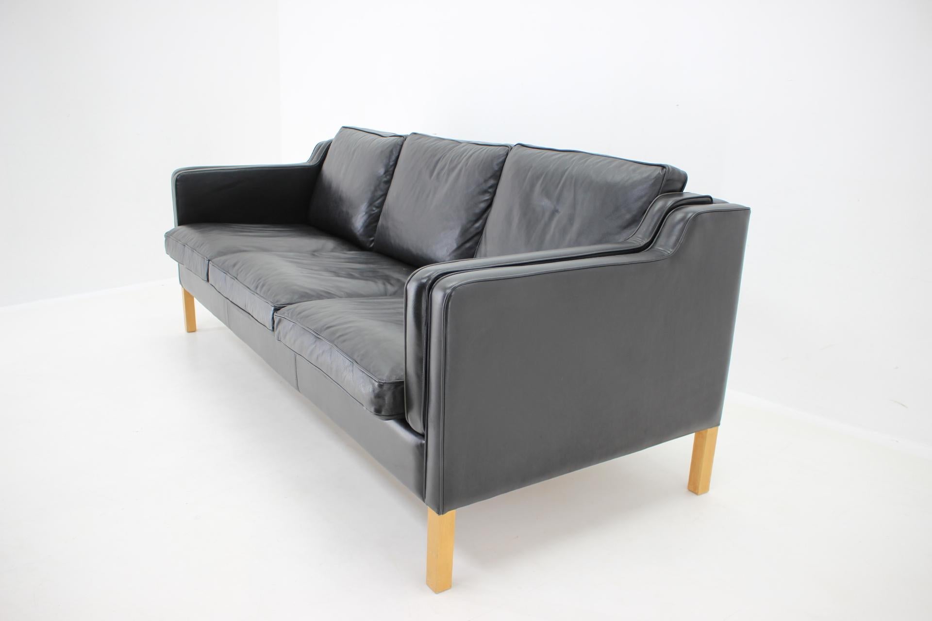 Mid-Century Modern 1980s Black Leather 3-Seater Sofa by Stouby, Denmark 