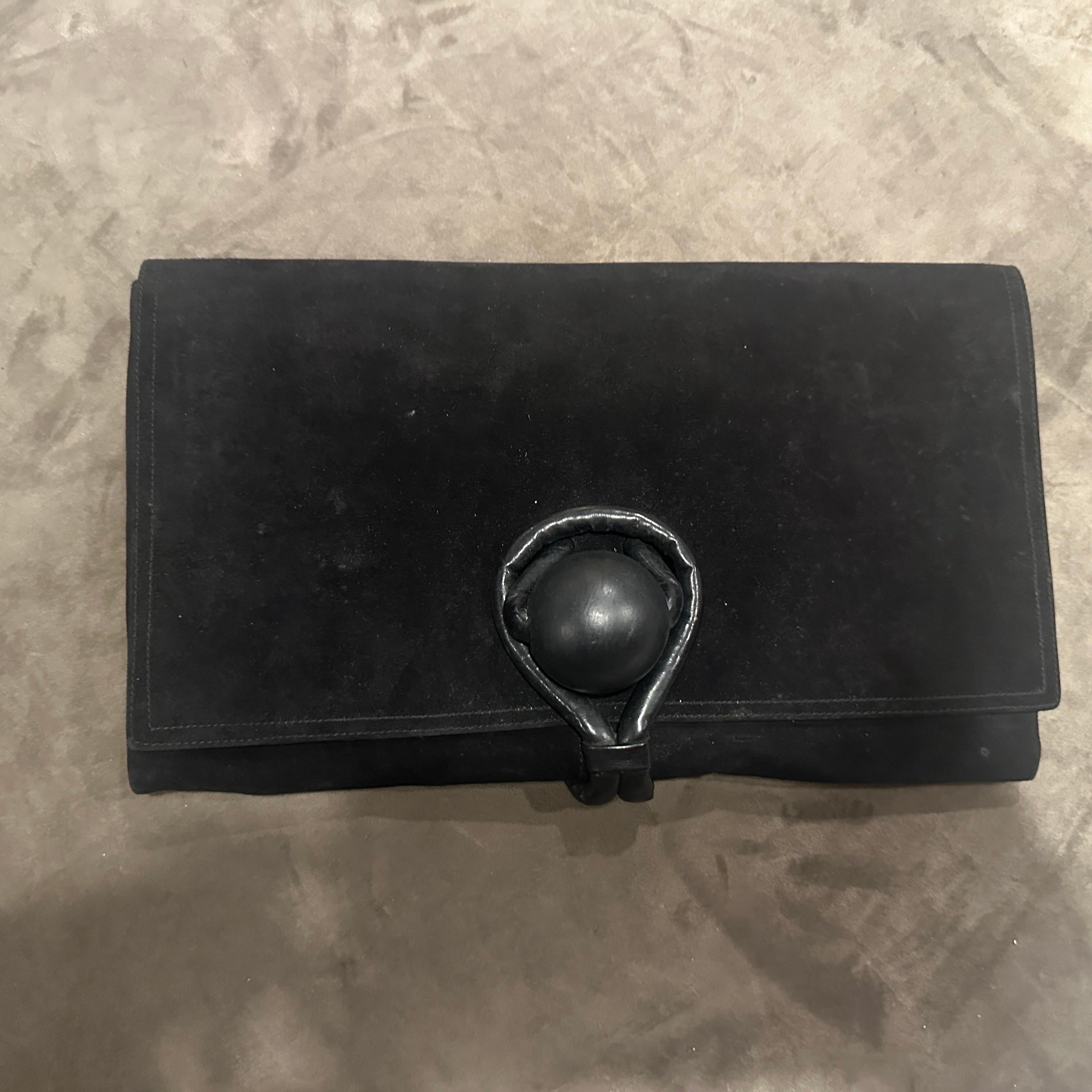 Noir Pochette italienne en cuir et daim des années 1980 par Rodo en vente
