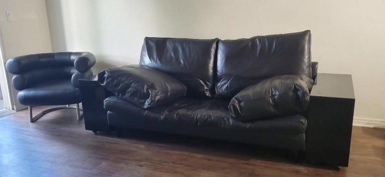 Divano Eileen Gray LOTA anni '80 in pelle nera di ALIVAR Made In