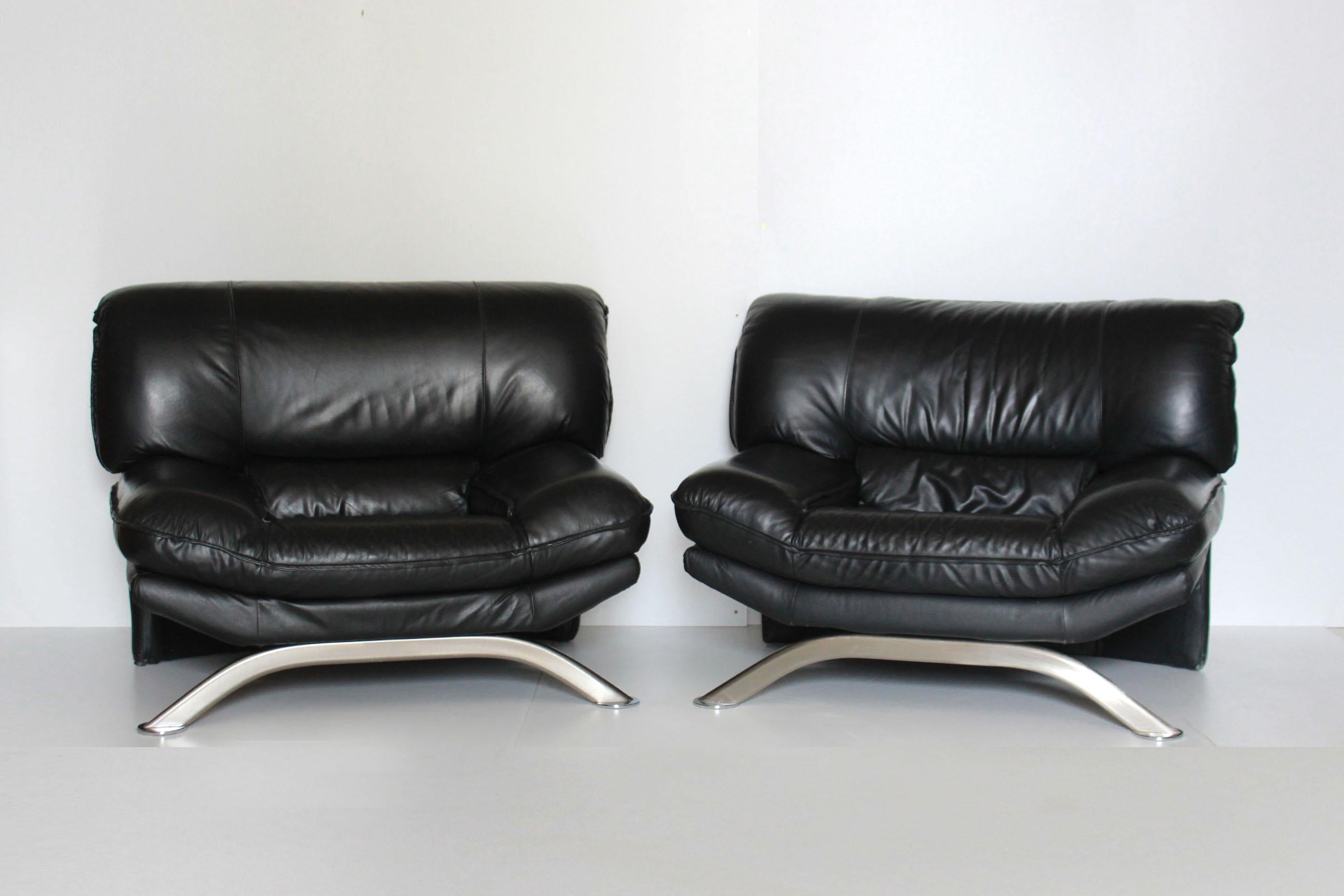 Vintage Black Leather Armchair, Italy 1980s 8