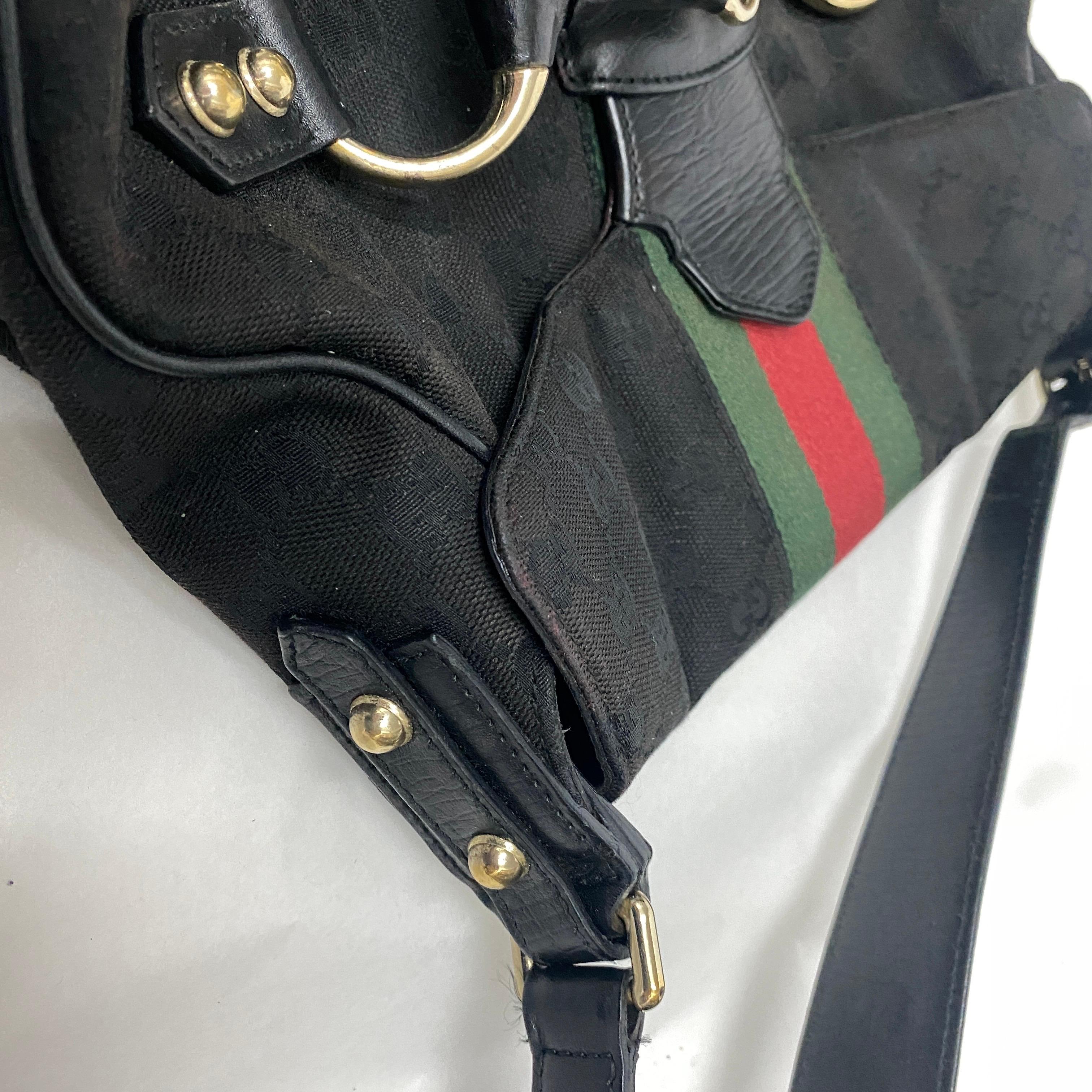 1980s Vintage Black, Red and Green Gucci Handbag In Good Condition In Aci Castello, IT