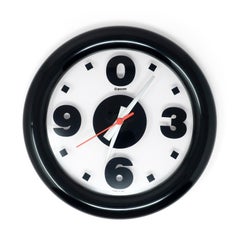 Horloge murale noire du Studio STG pour Guzzini des années 1980