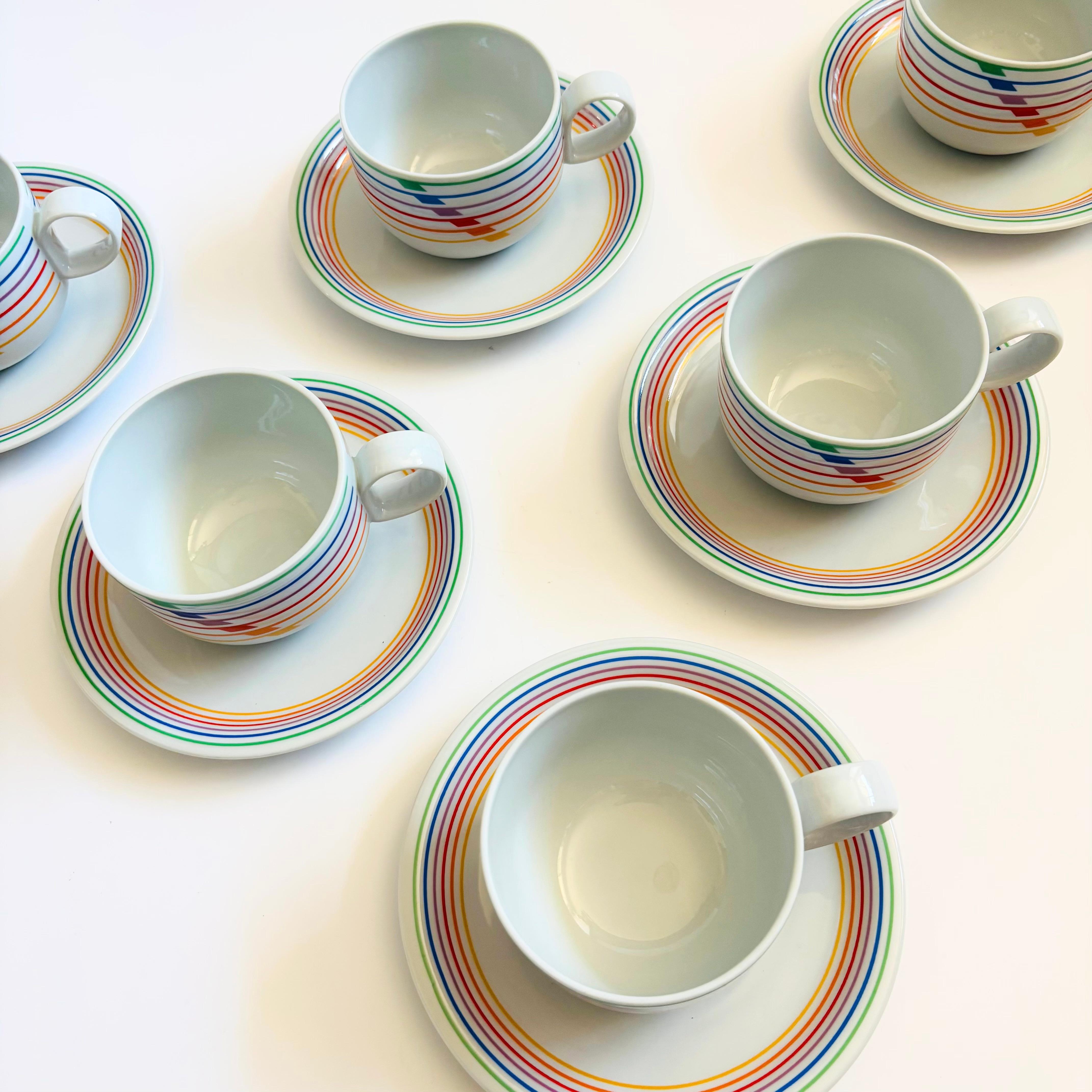 Tazas y platillos arco iris Block Sextet de los años 80 - Juego de 6 finales del siglo XX en venta