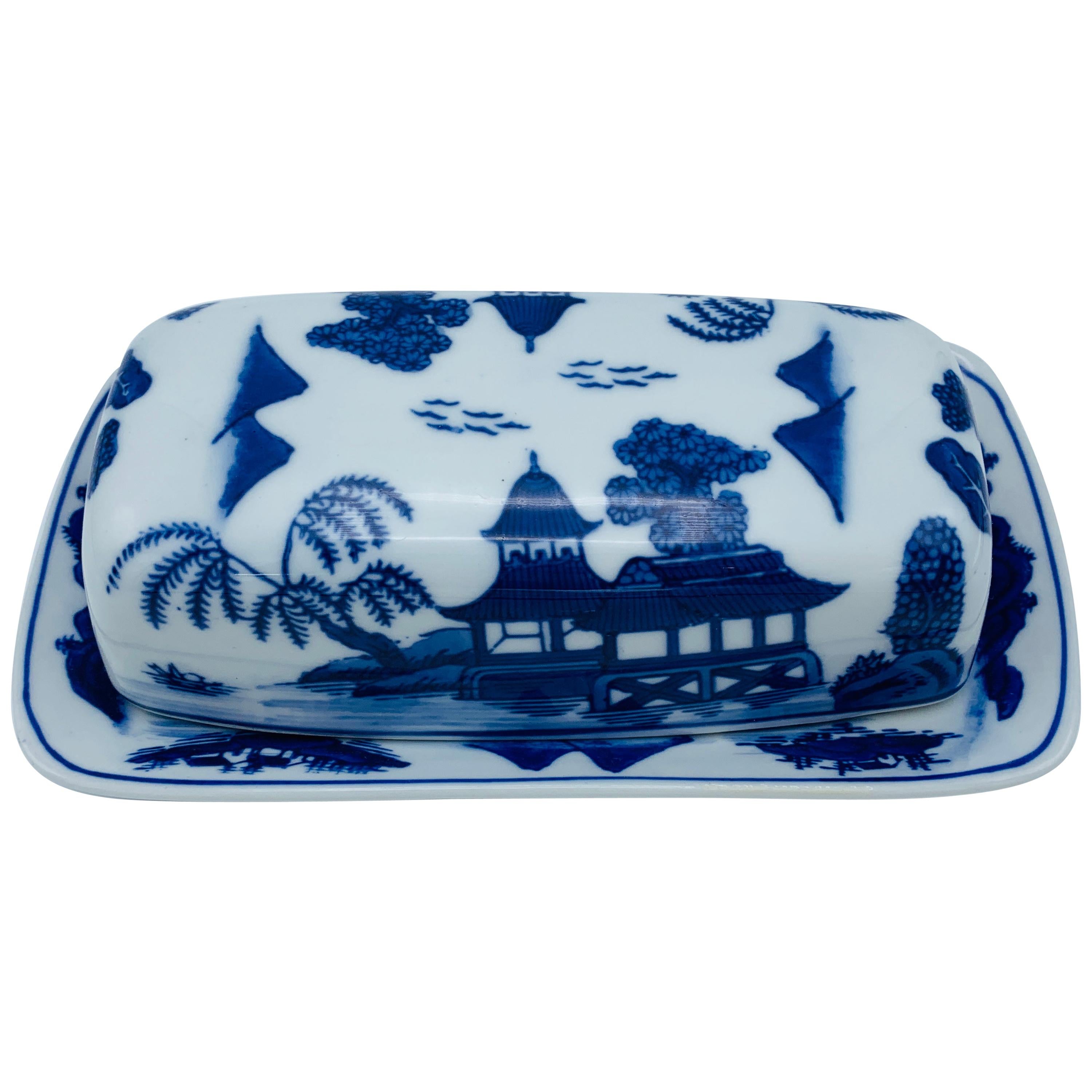 1980s Blue and White 'Blue Willow' Butter Dish For Sale