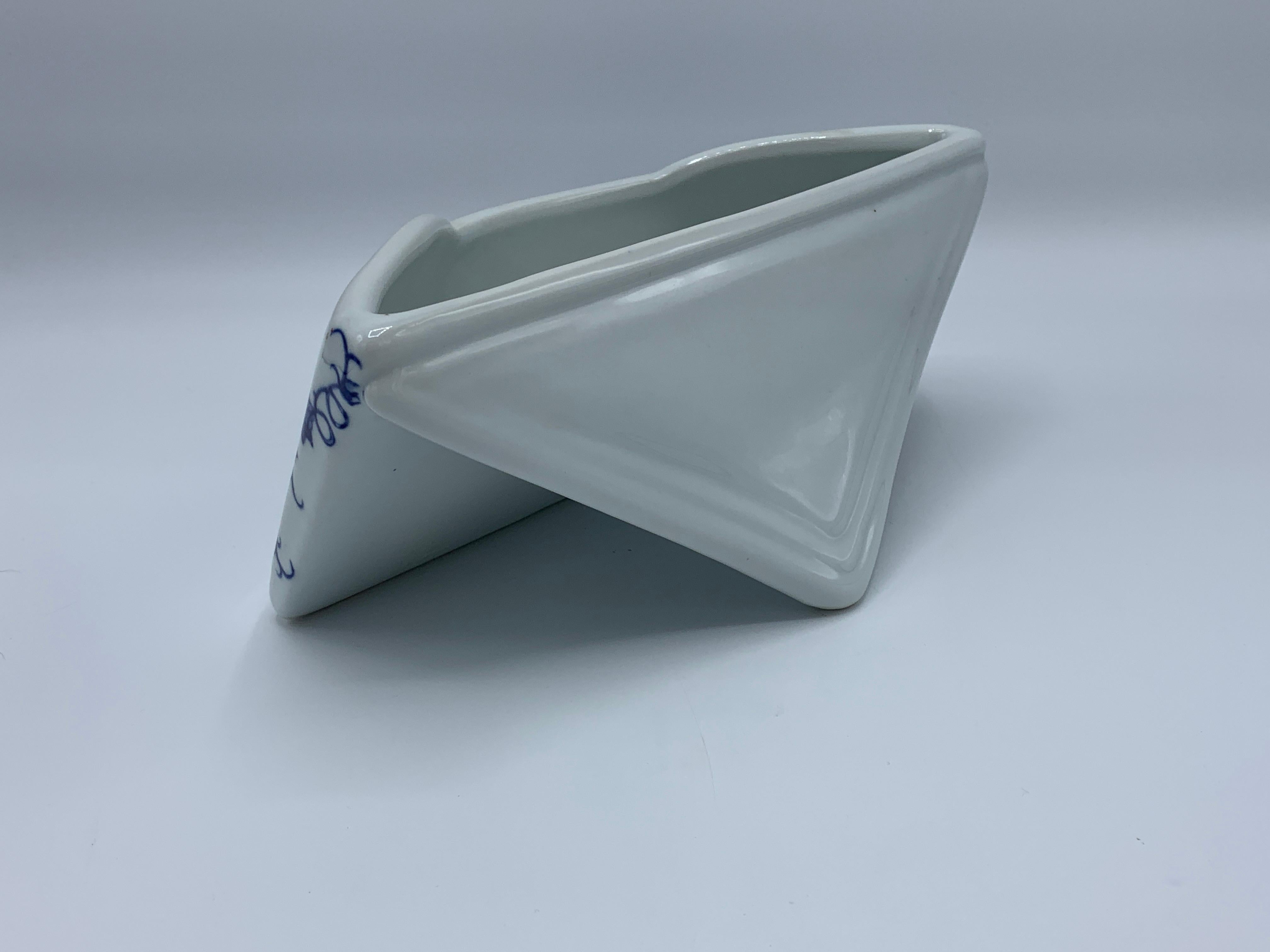 white letter holder
