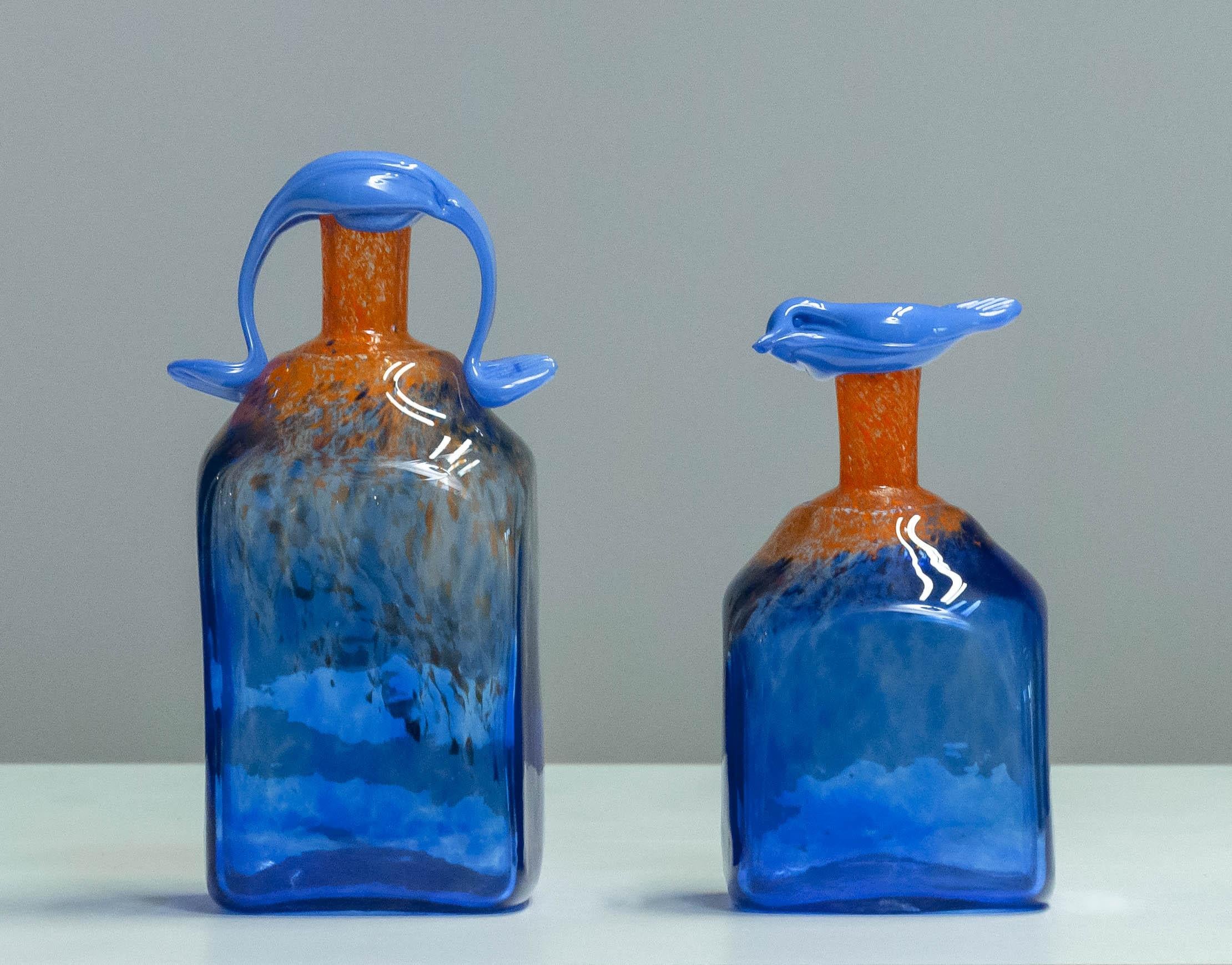 Bouteille en verre d'art bleu des années 1980 fabriquée à la main par Staffan Gellerstedt au Studio Glashyttan en vente 3