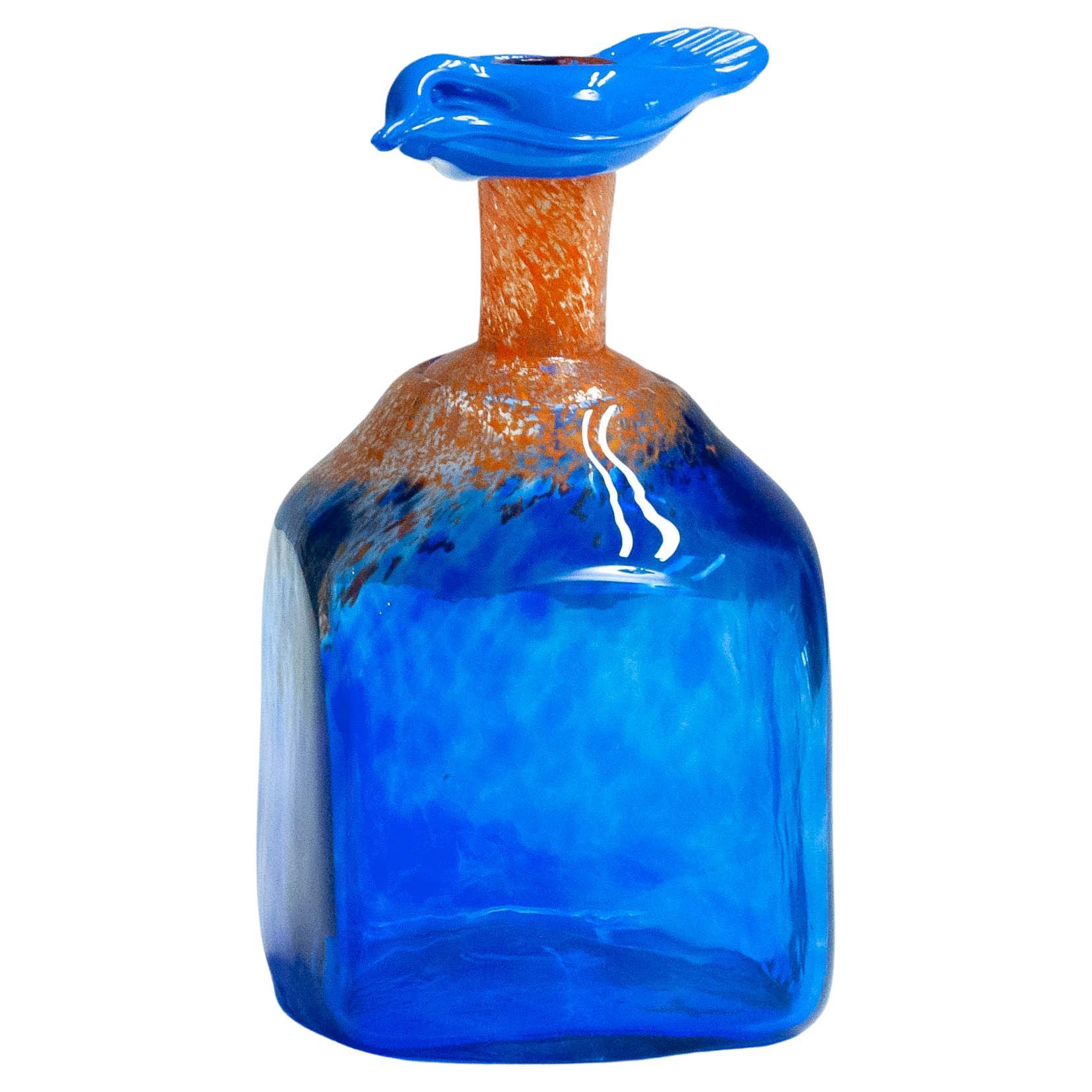 Bouteille en verre d'art bleu des années 1980 fabriquée à la main par Staffan Gellerstedt au Studio Glashyttan