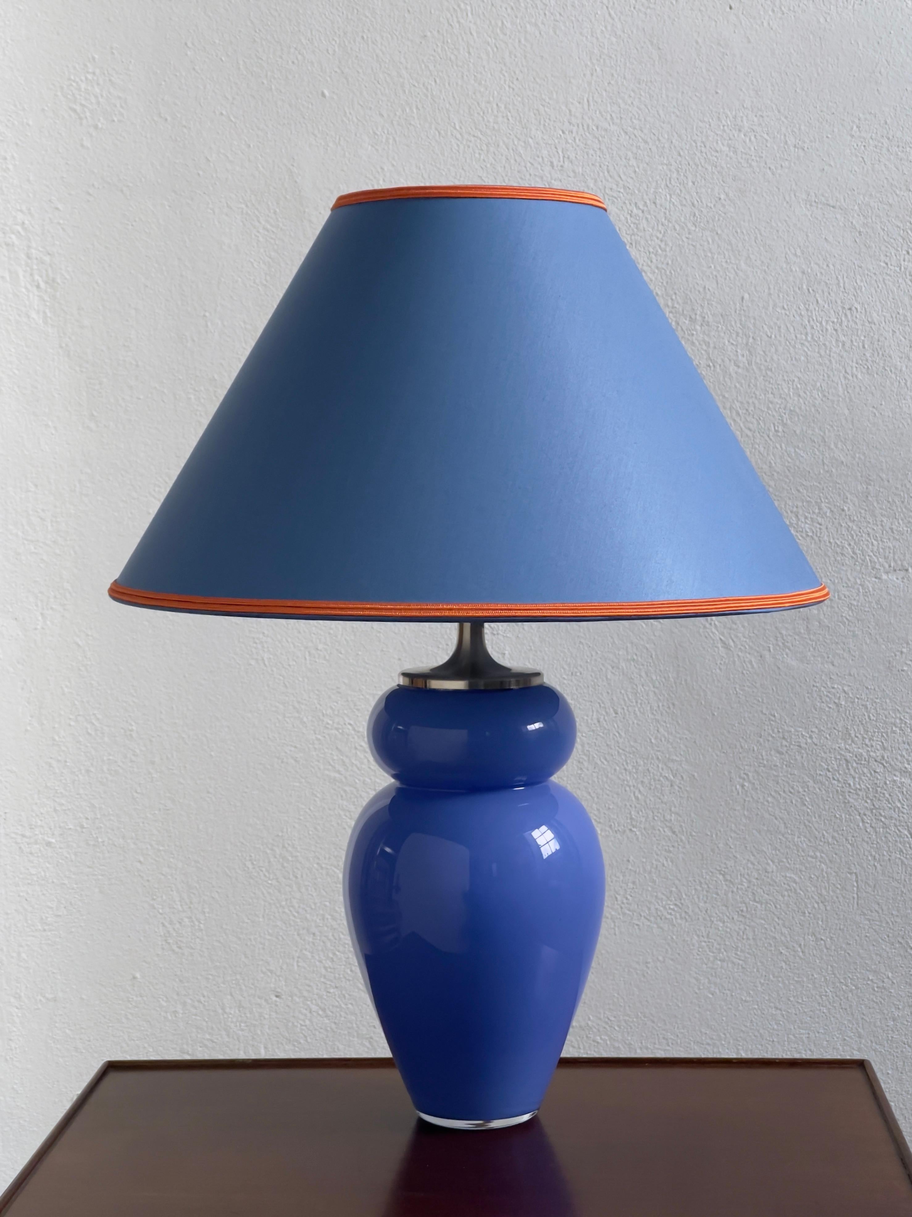 Scandinavian Modern 1980s Blue Crystal Glass Table Lamp with Blue Shade by Royal Copenhagen, Denmark For Sale