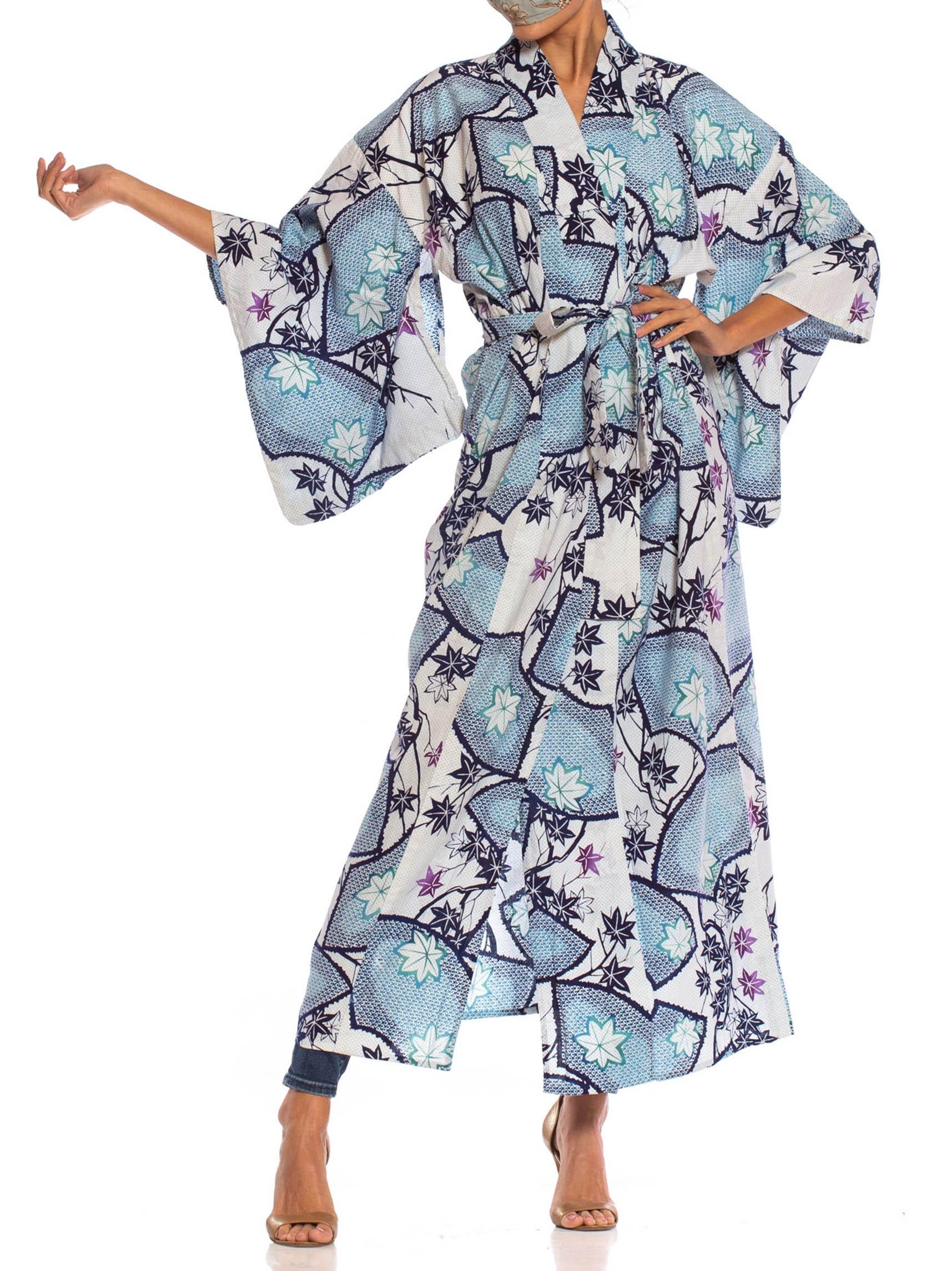 Robe kimono des années 1980 en coton bleu et blanc avec imprimé feuille d'érable japonais Shibori Excellent état - En vente à New York, NY