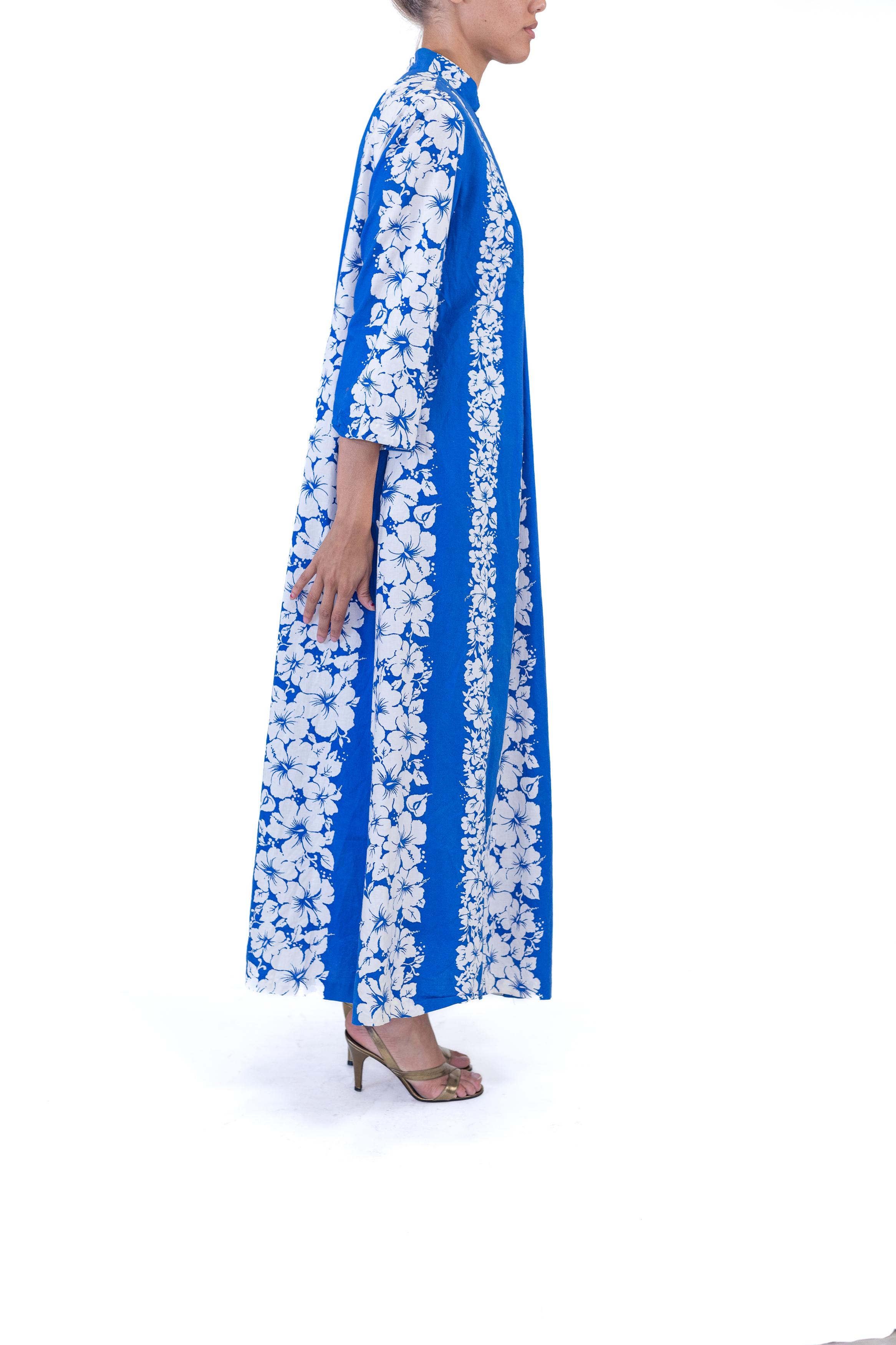 Caftan bleu et blanc des années 1980 en vente 6