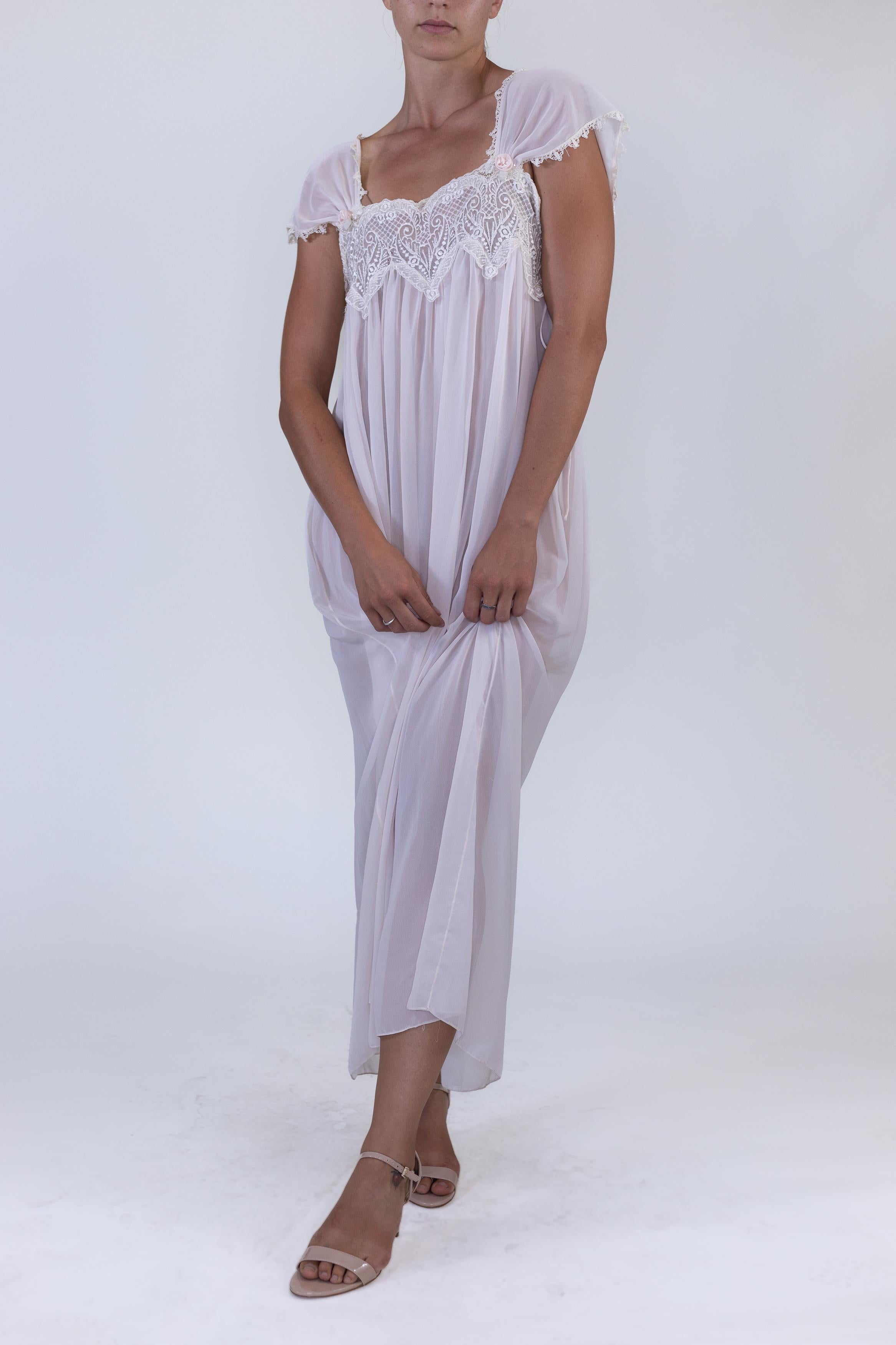 1980S Blush Pink Sheer Polyester Chiffon & Lace Negligee In Excellent Condition For Sale In New York, NY