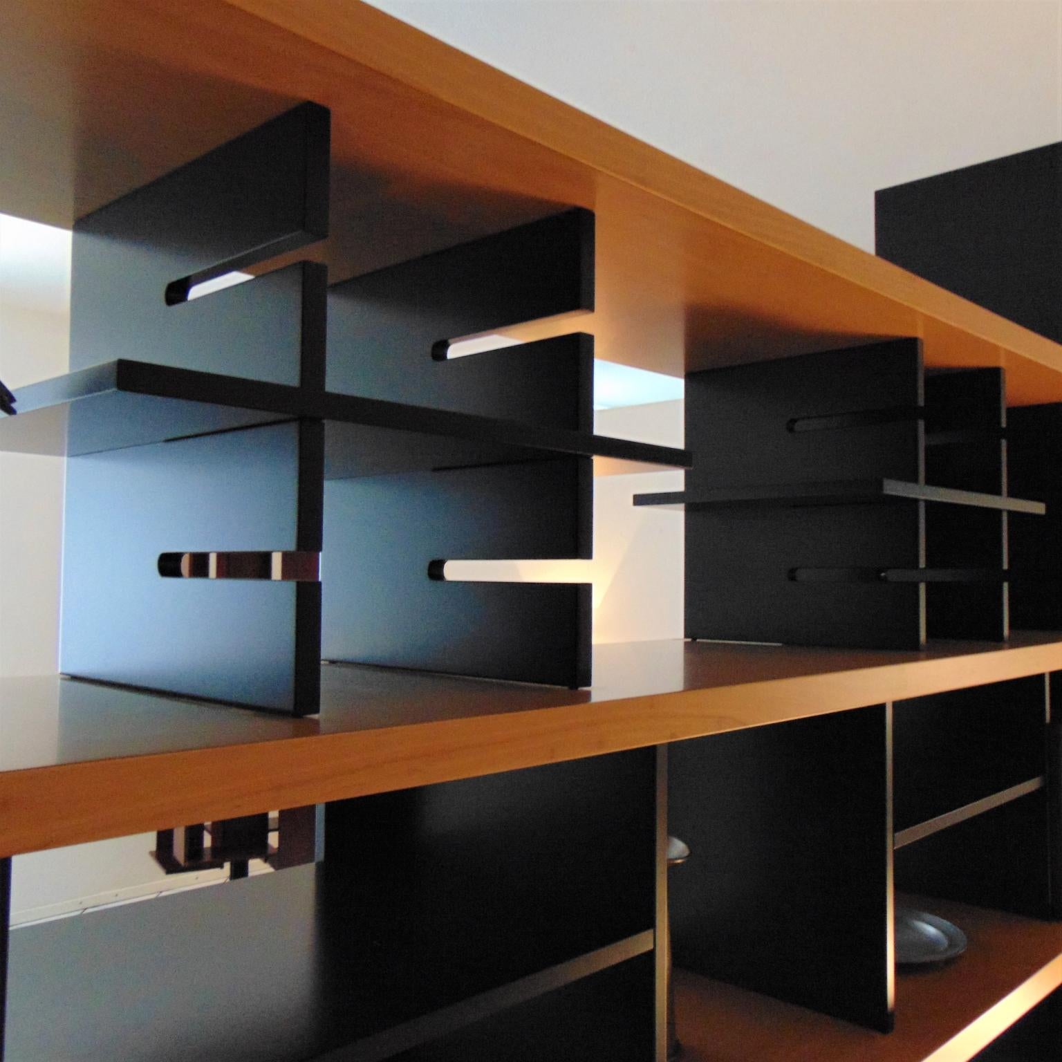 1980s Bookshelf, Walnut and Black Satin Lacquer, Sormani, Italy For Sale 8