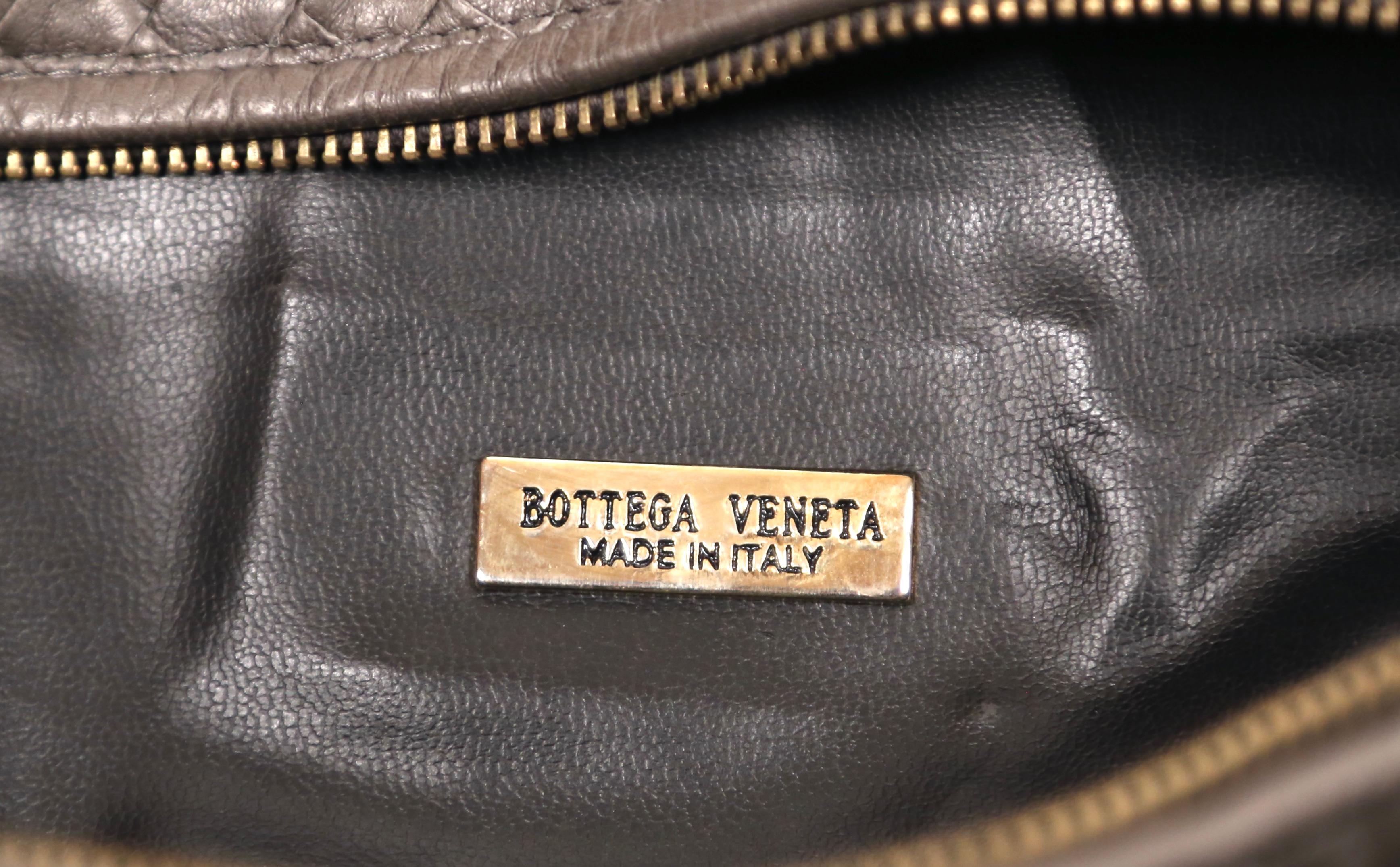 Women's or Men's 1980's BOTTEGA VENETA large grey woven leather bag For Sale