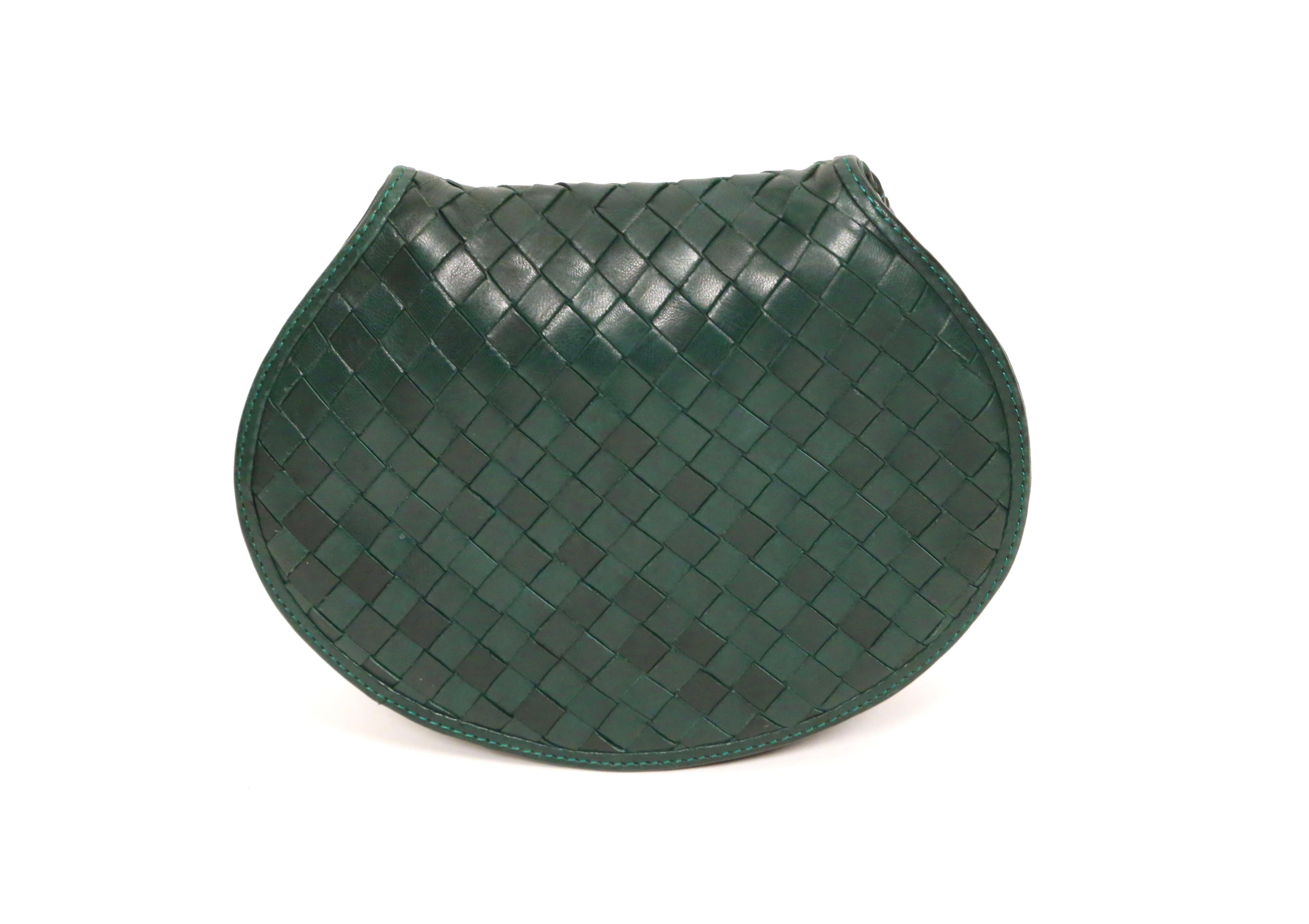 Women's or Men's 1980's BOTTEGA VENETA mini green woven leather bag with long strap
