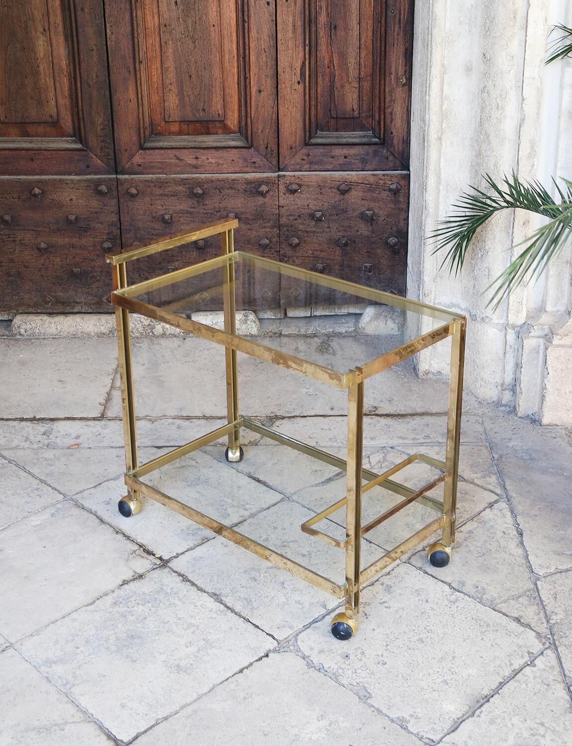 1980s Brass and Glass Italian Drinks Trolley with patina In Good Condition For Sale In Roma, IT