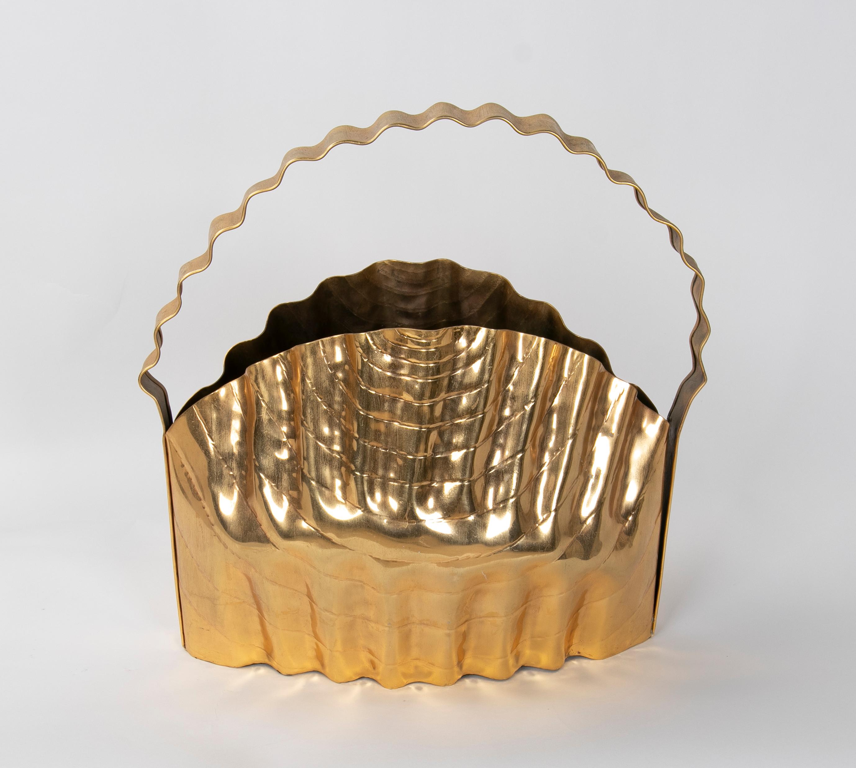 1980s Brass Basket with Handle and Wavy Forms For Sale 1