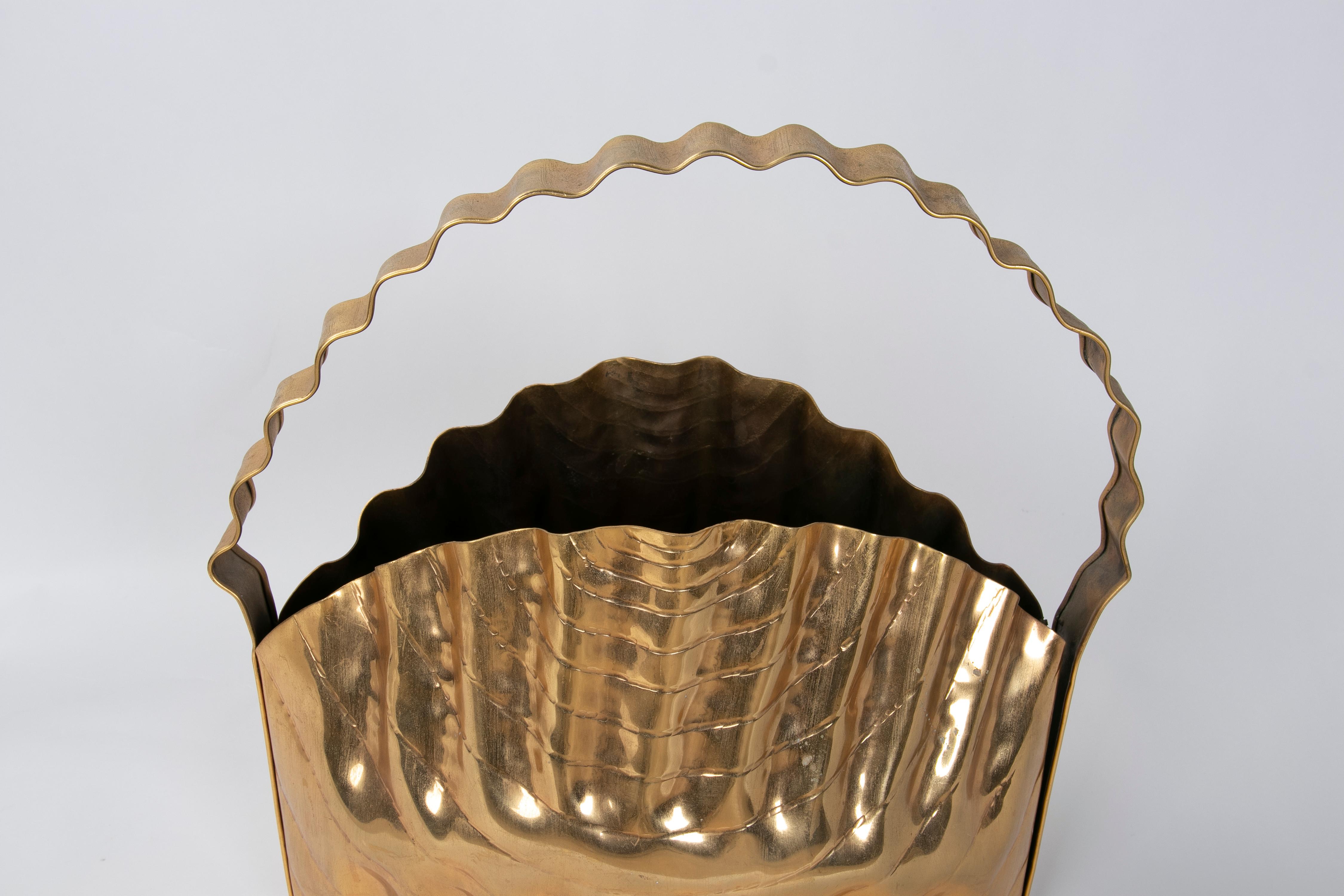 1980s Brass Basket with Handle and Wavy Forms For Sale 3