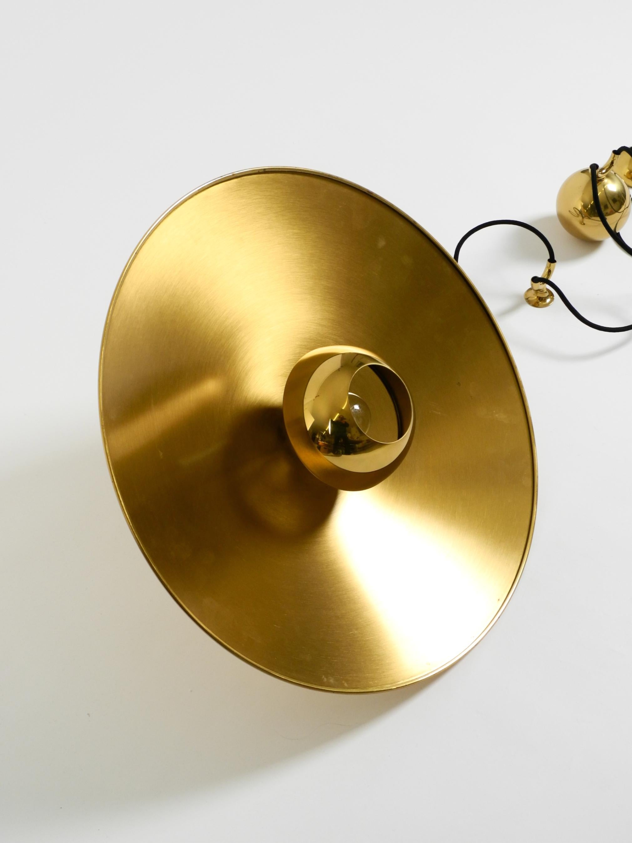 Lampada a sospensione Florian Schulz Onos 55 in ottone degli anni '80 con sistema a carrucola regolabile in vendita 3