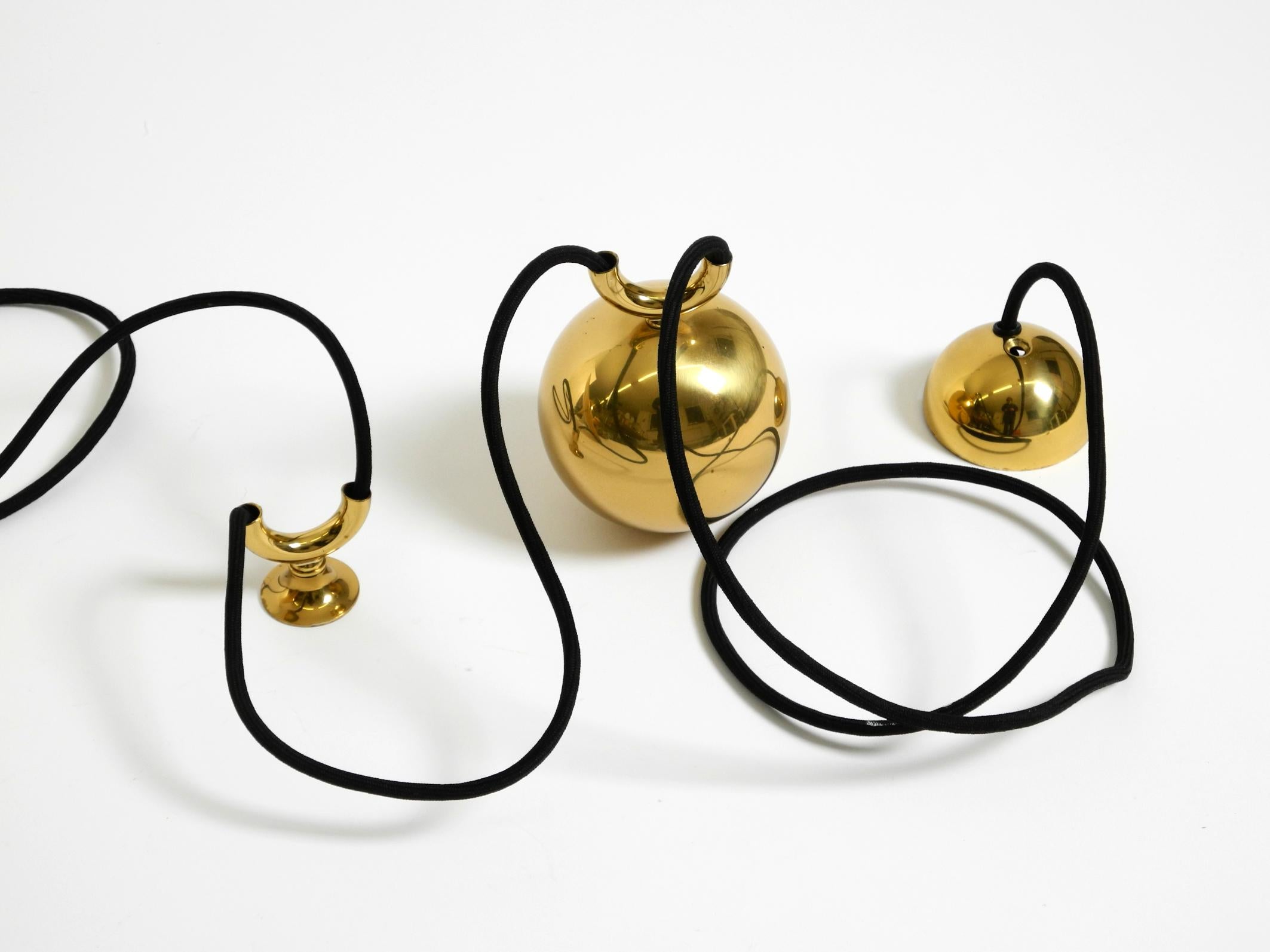 Lampada a sospensione Florian Schulz Onos 55 in ottone degli anni '80 con sistema a carrucola regolabile in vendita 6