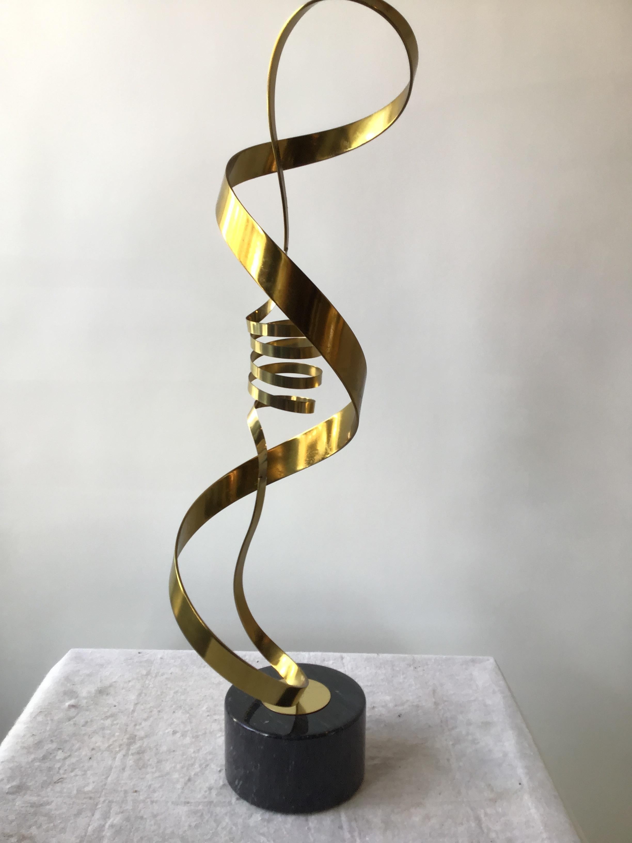 1980s Brass Ribbon Abstract Sculpture on Marble Base For Sale 2