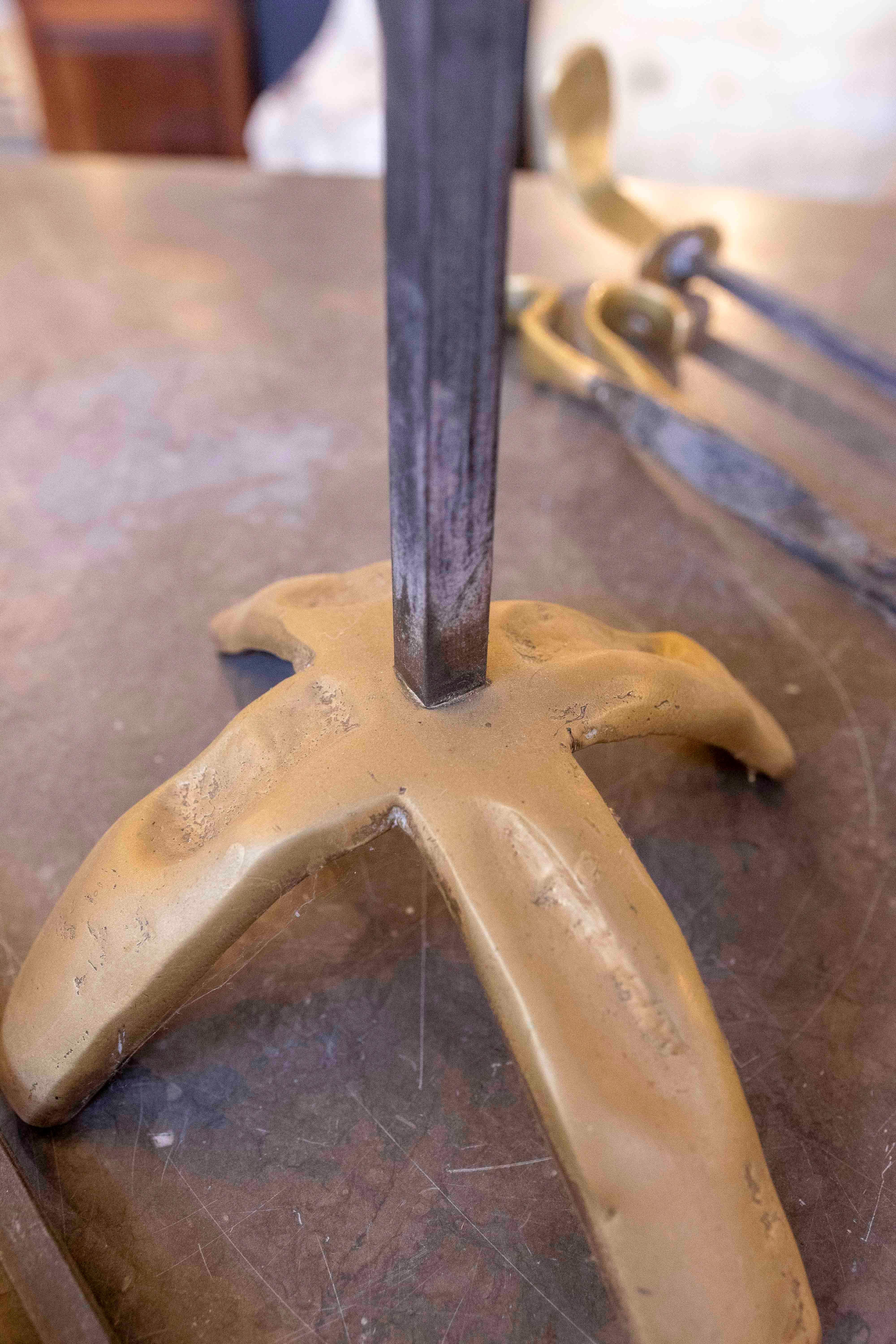 Ensemble d'outils de cheminée en bronze de l'artiste David Marshall des années 1980 en vente 4