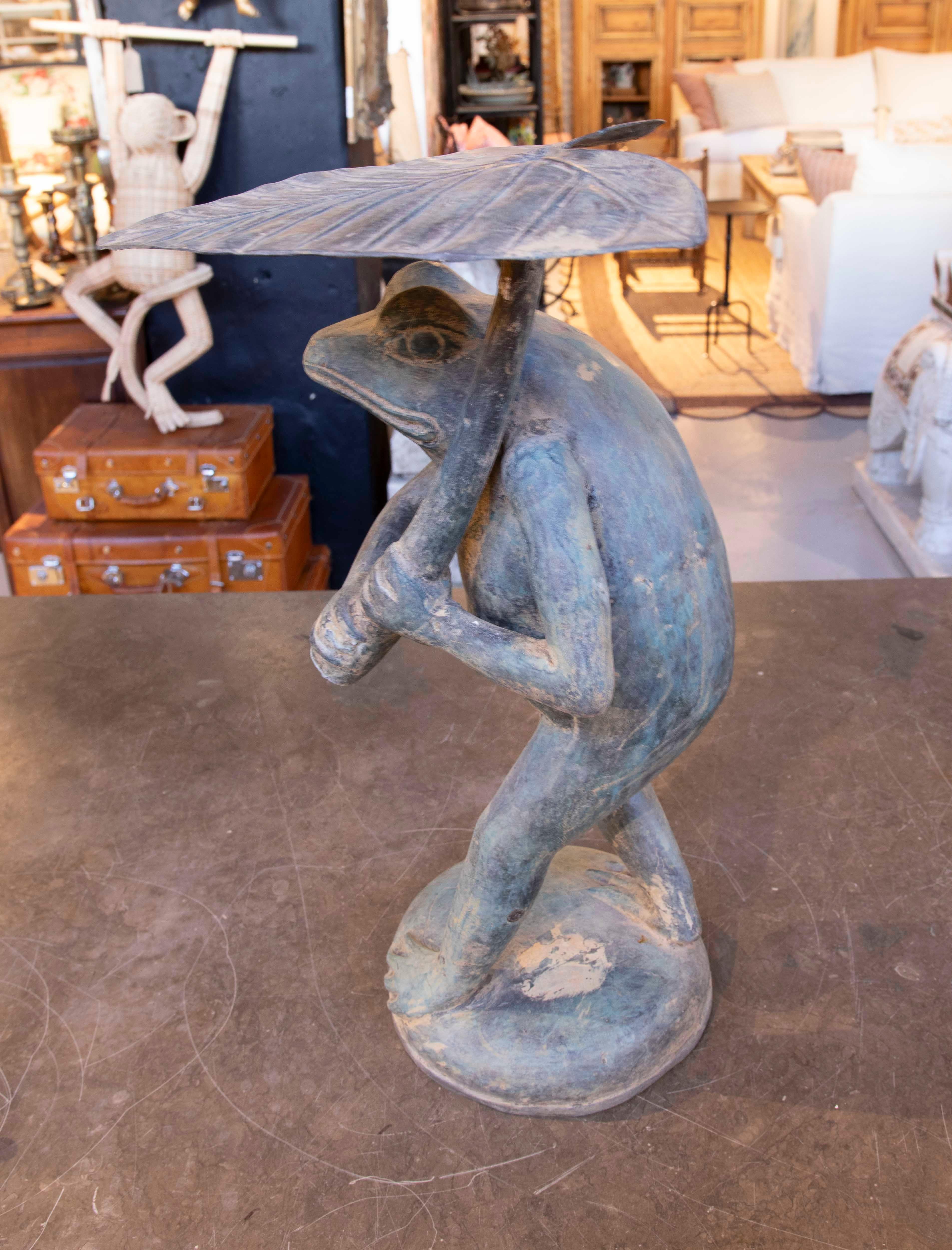 European 1980s Bronze Frog Sculpture with Umbrella For Sale