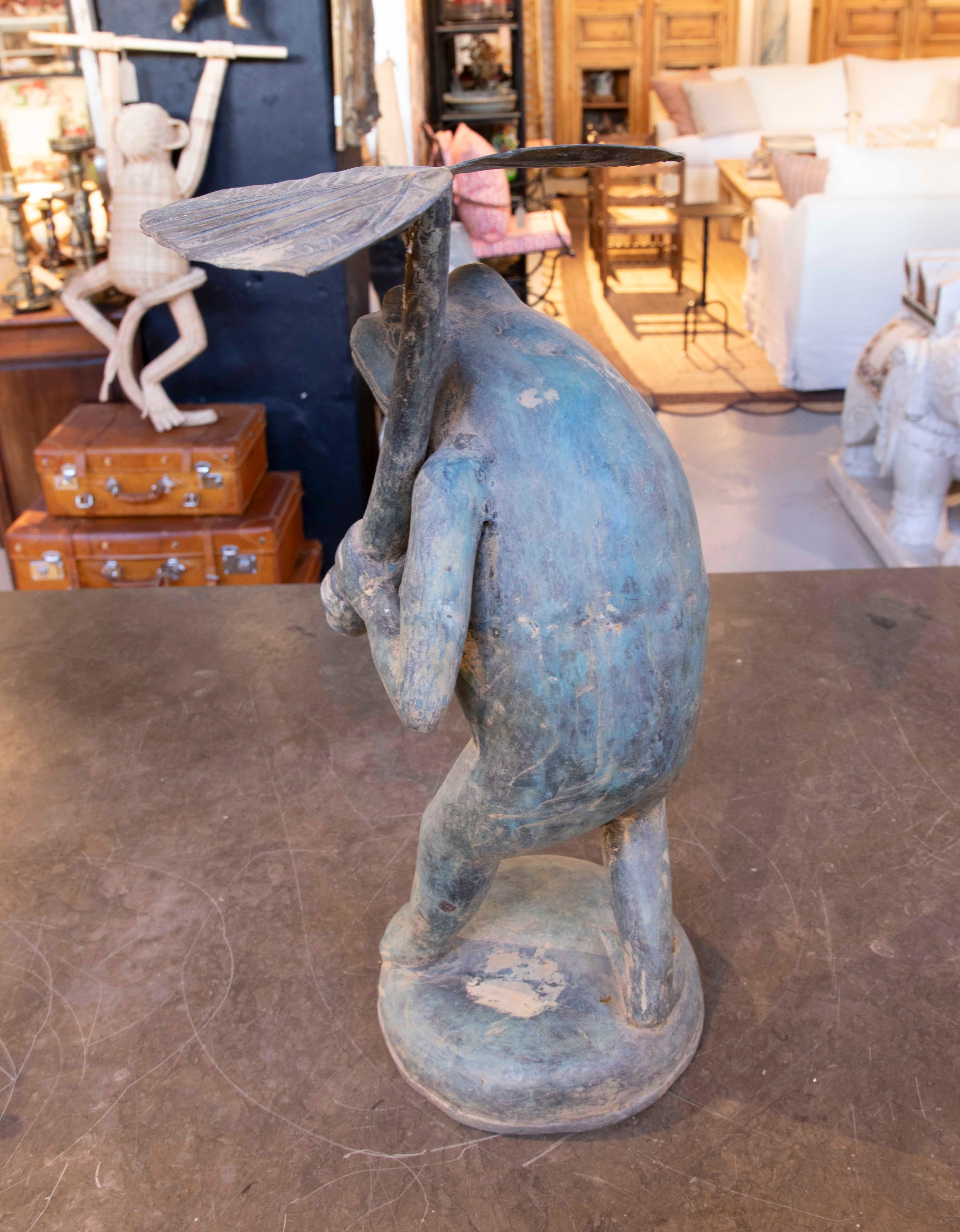 1980s Bronze Frog Sculpture with Umbrella In Good Condition For Sale In Marbella, ES