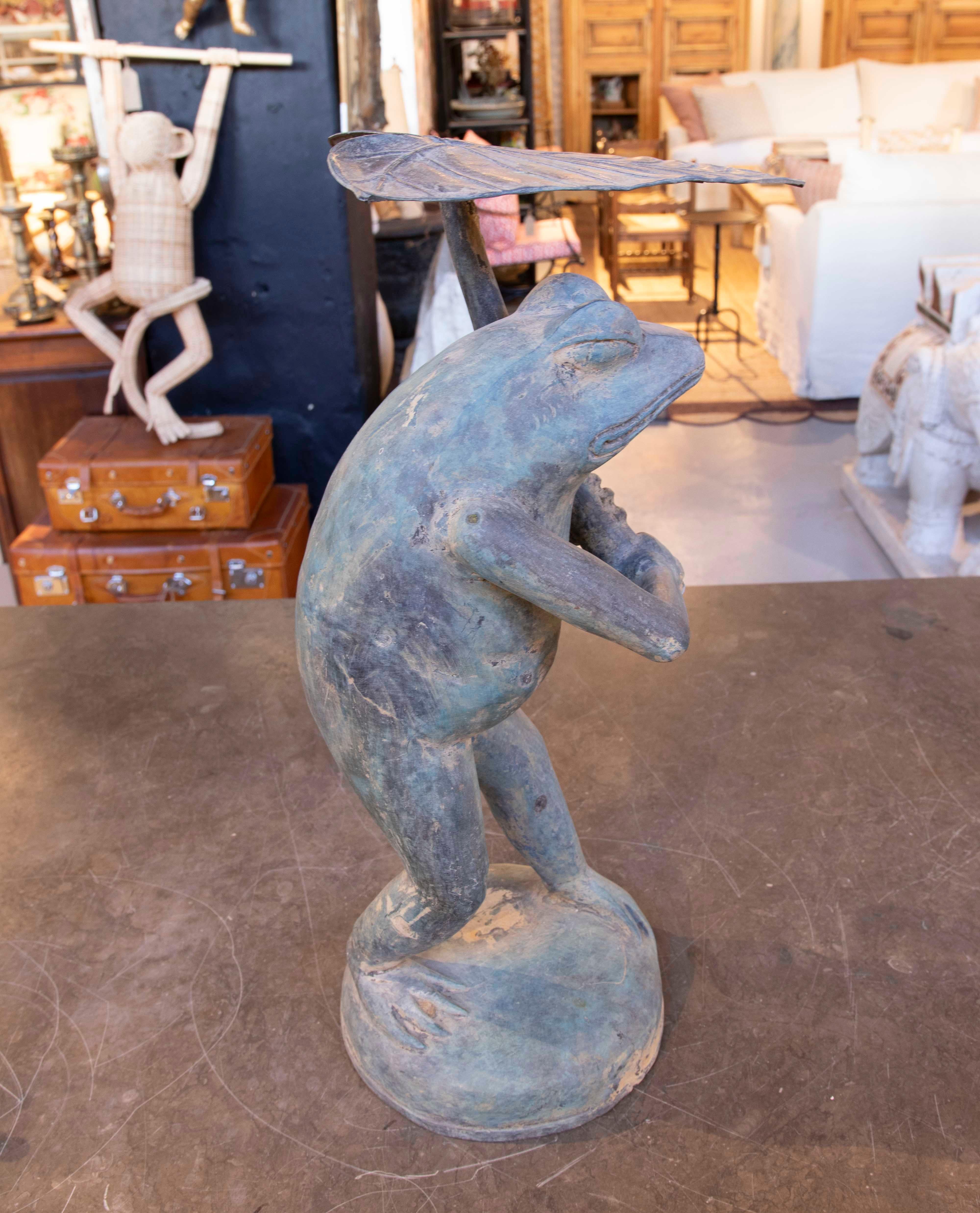 1980s Bronze Frog Sculpture with Umbrella For Sale 1