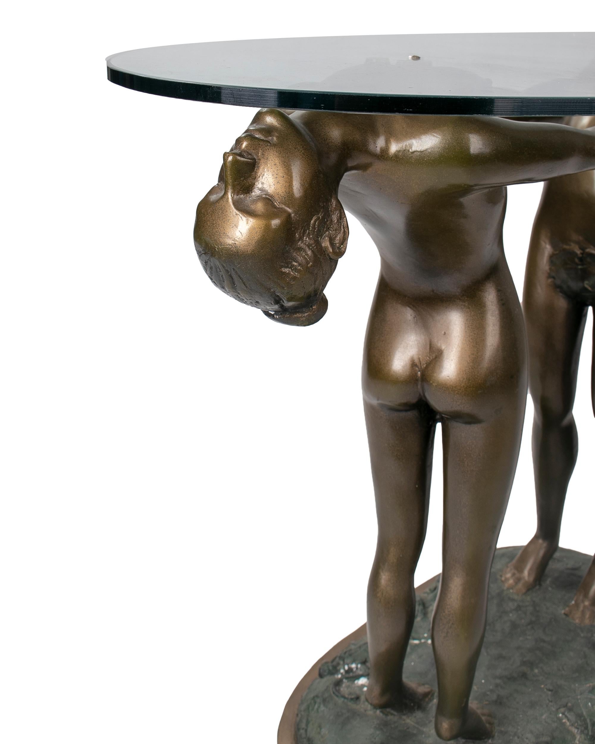 1980s Bronze Man and Woman Sculpture Pedestal Table with Glass Top In Good Condition For Sale In Marbella, ES
