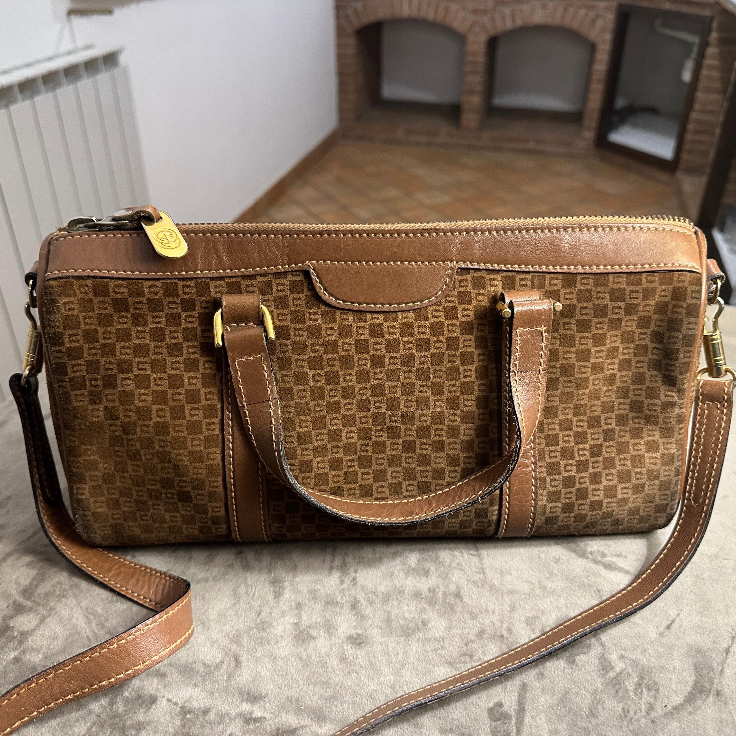 1980s Brown Leather Shoulder Bag by Gucci For Sale 8