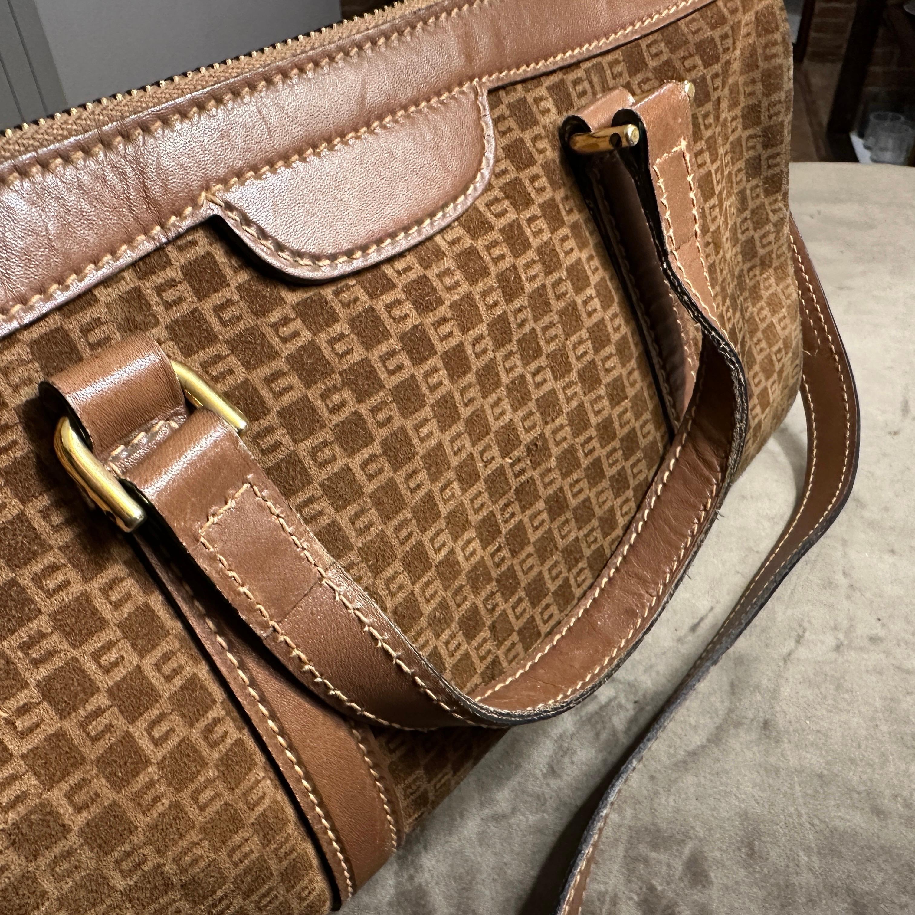 1980s Brown Leather Shoulder Bag by Gucci For Sale 3