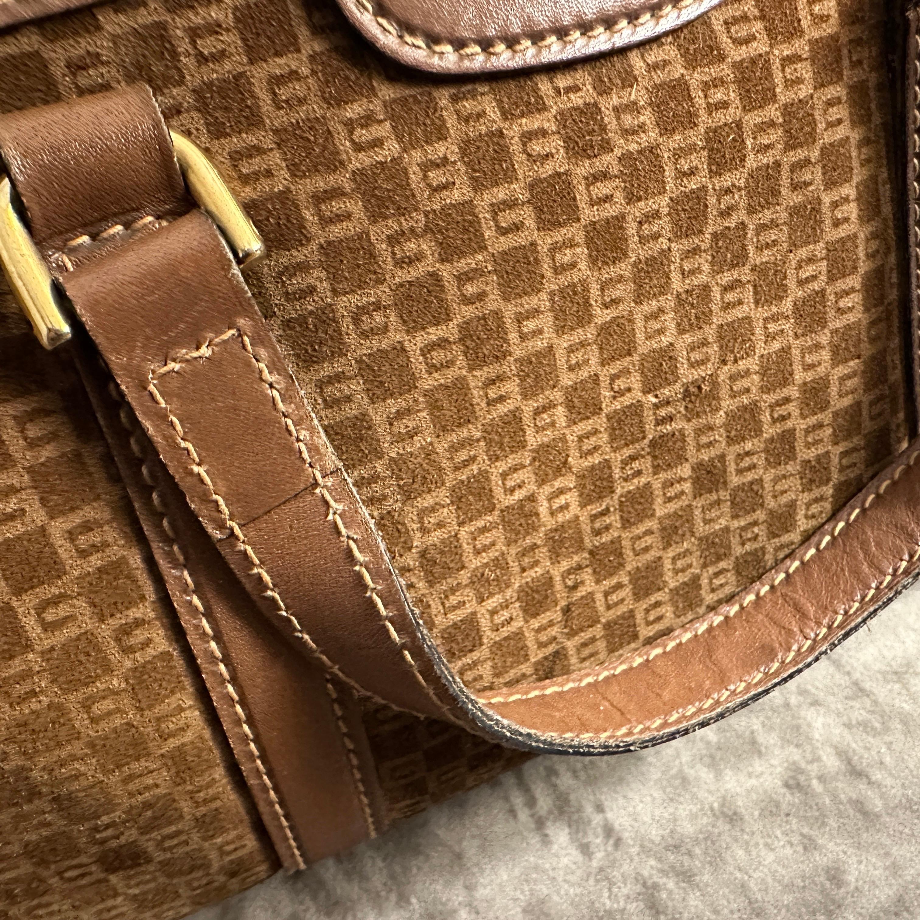 1980s Brown Leather Shoulder Bag by Gucci For Sale 4