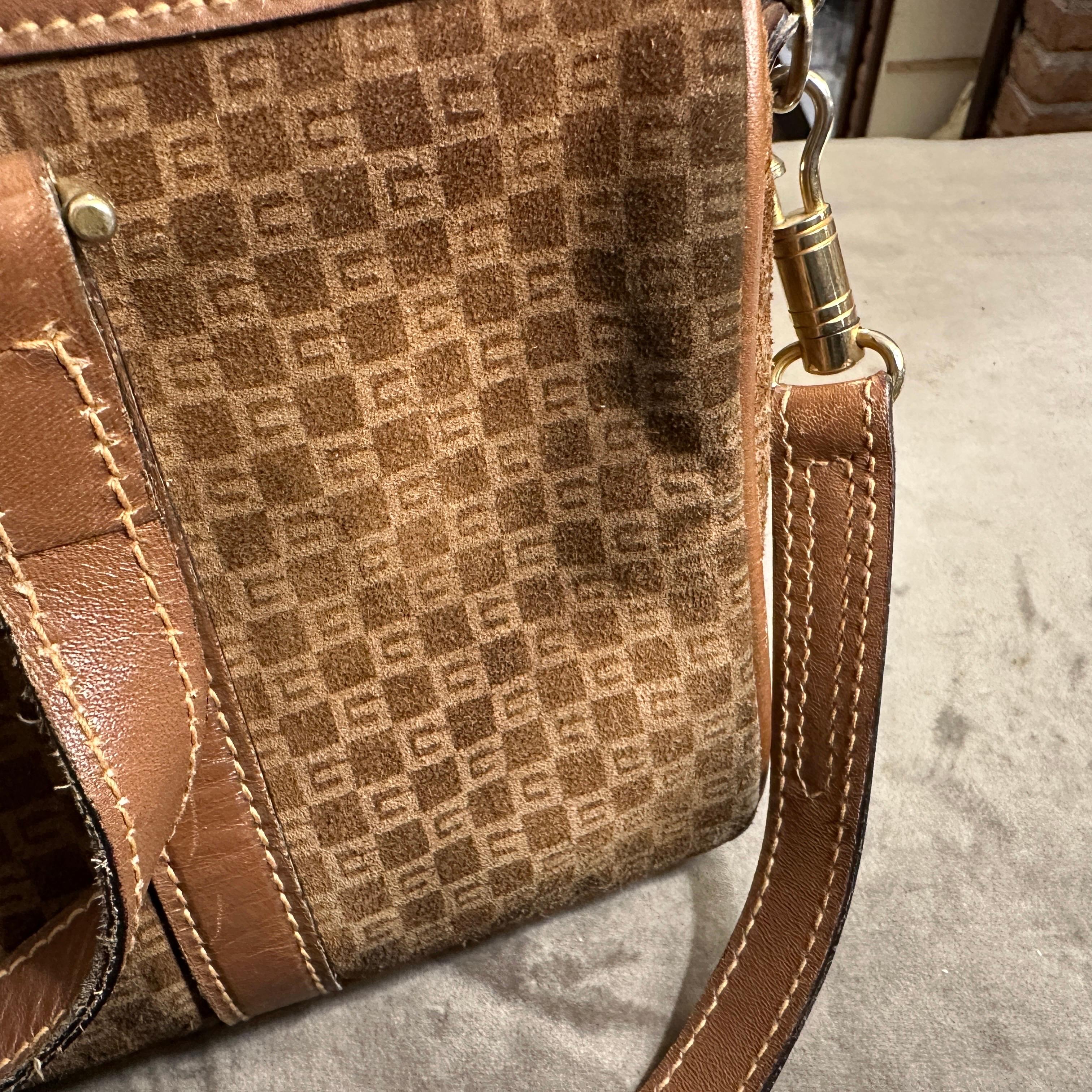 1980s Brown Leather Shoulder Bag by Gucci For Sale 5