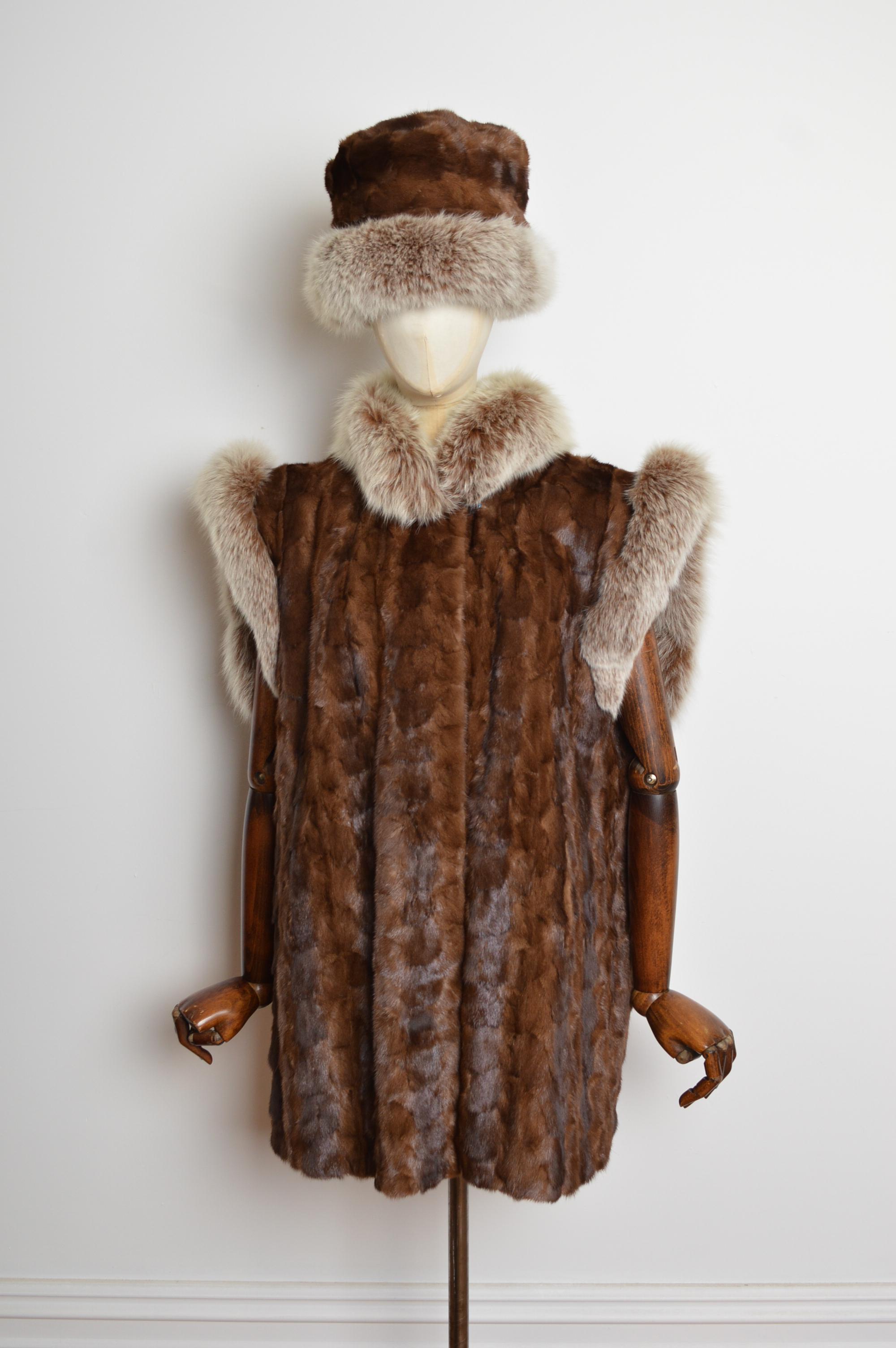 1980 Brown Mink & Fox Trim Real Fur Matching Gilet Coat & Hat - Set en vente 8
