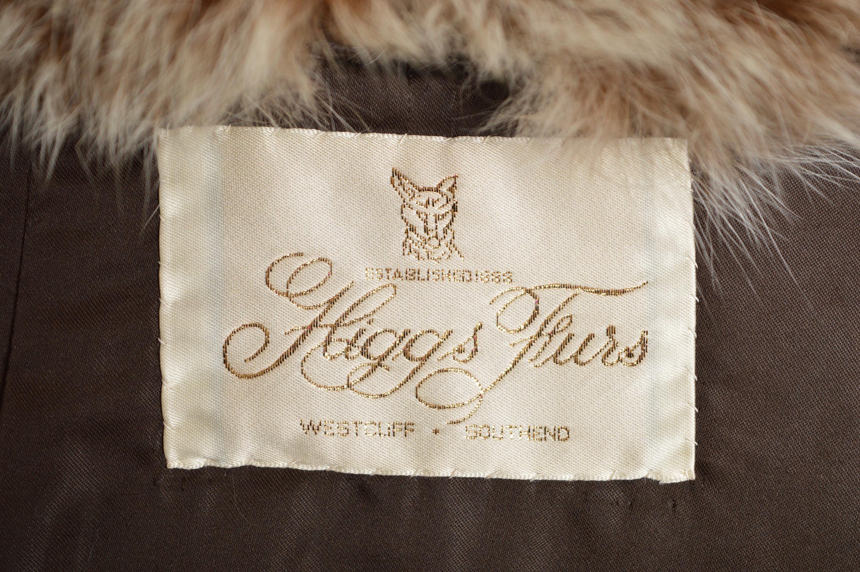 1980 Brown Mink & Fox Trim Real Fur Matching Gilet Coat & Hat - Set en vente 10