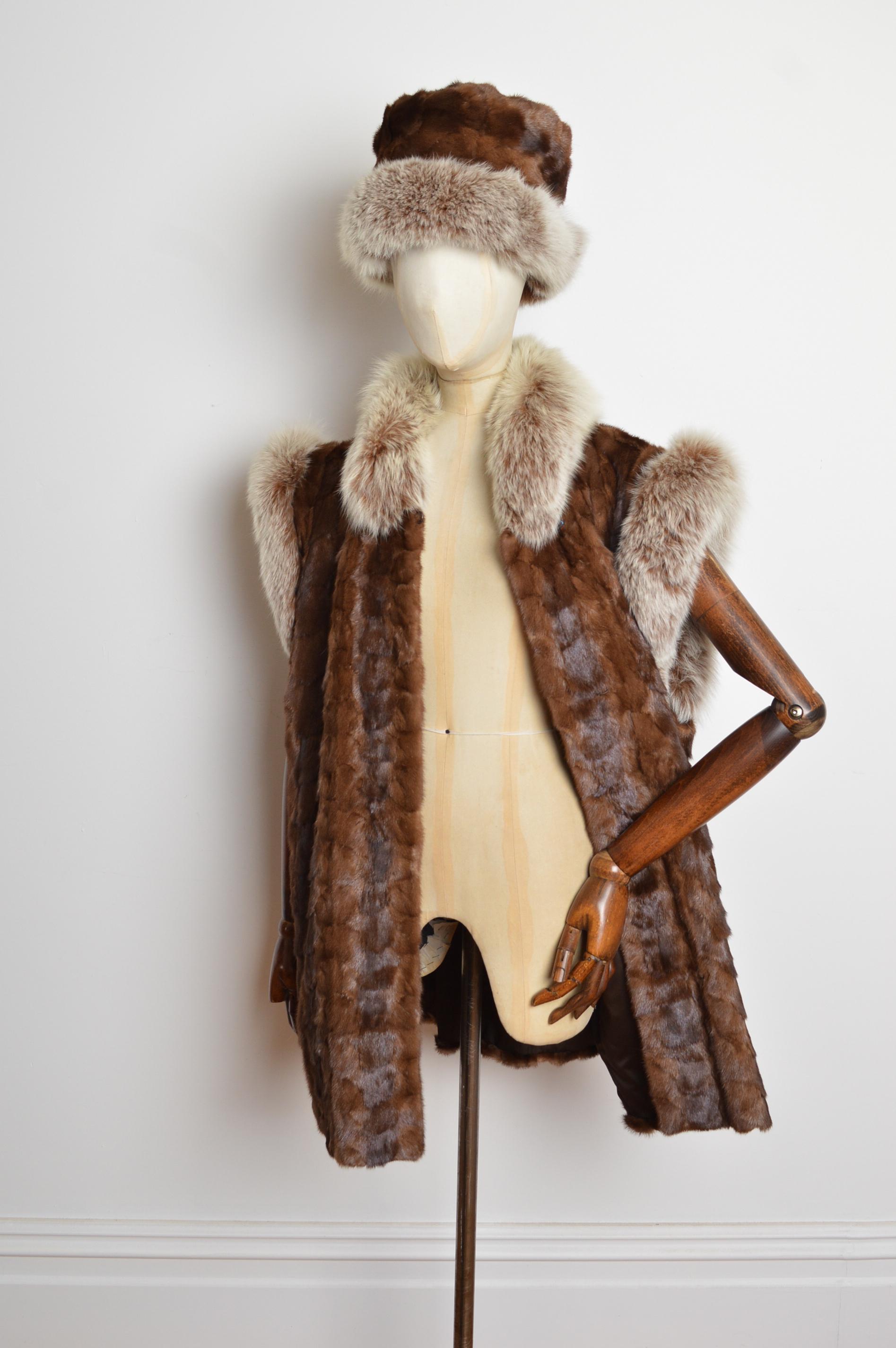 1980 Brown Mink & Fox Trim Real Fur Matching Gilet Coat & Hat - Set en vente 2