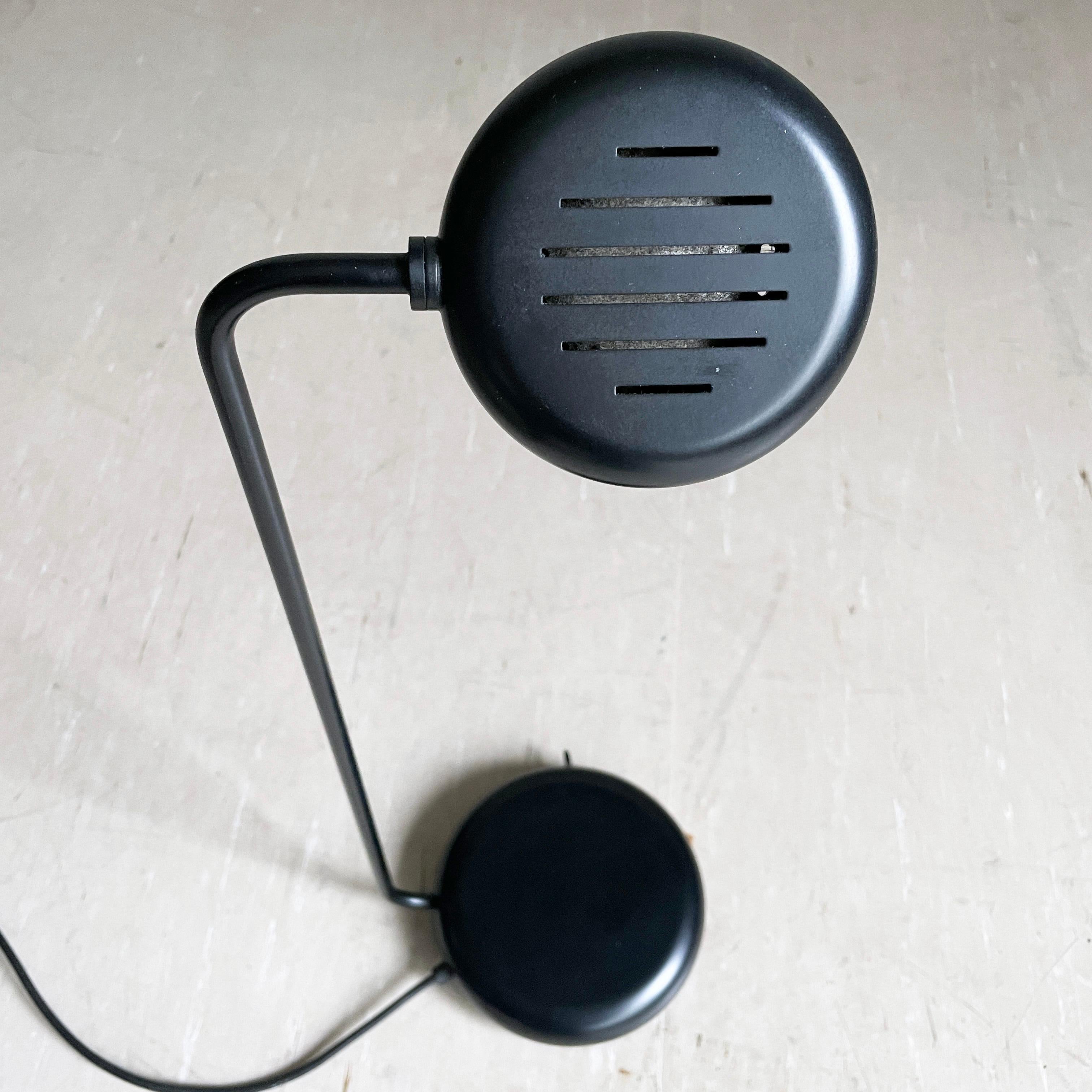1980er Bruno Gecchelin MEBLO Schreibtisch / Tischlampe (Italienisch) im Angebot