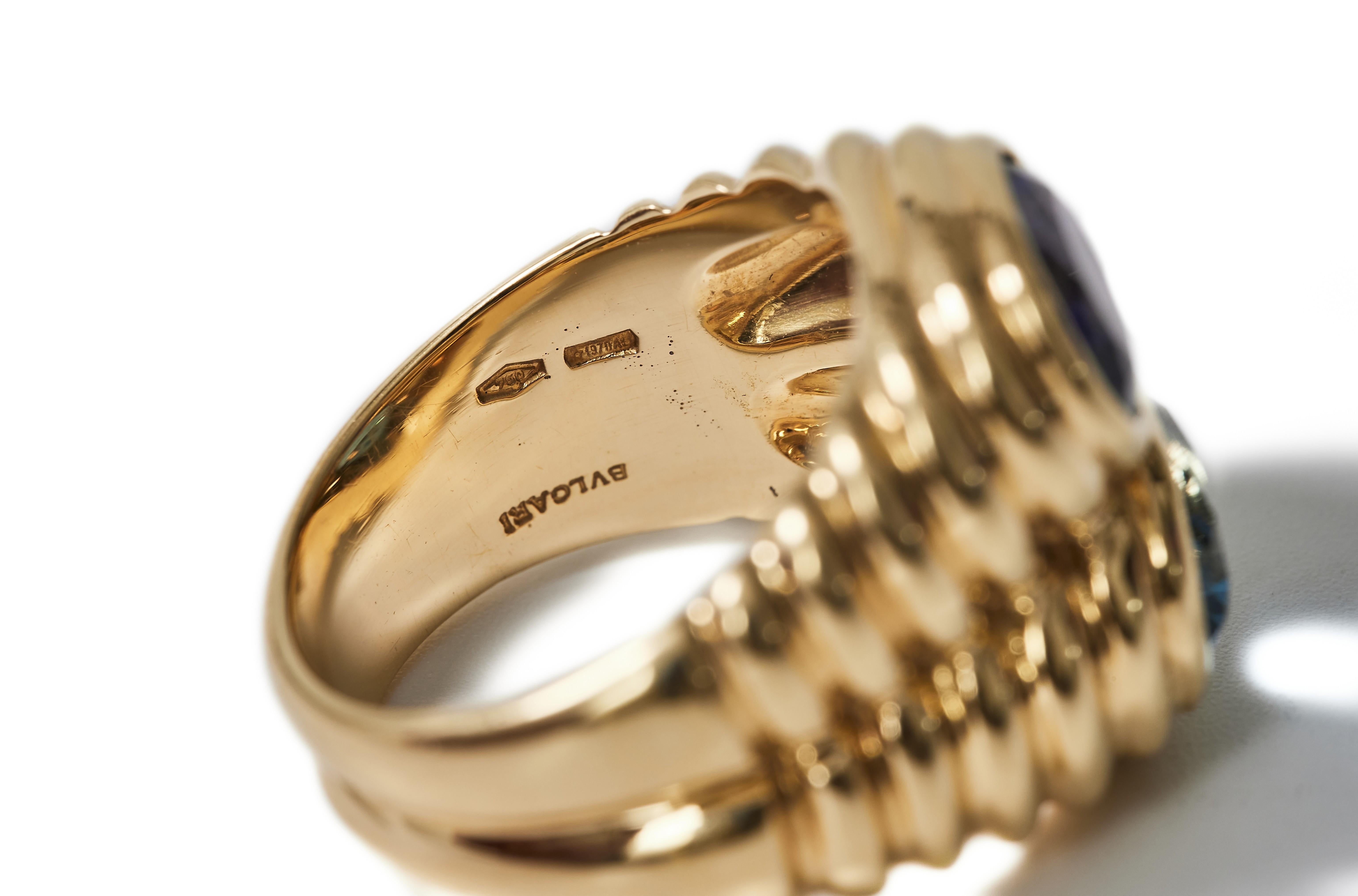 1980er Jahre Bulgari 18 Karat Gold Blautopas und Iolith Doppio Ring im Angebot 5