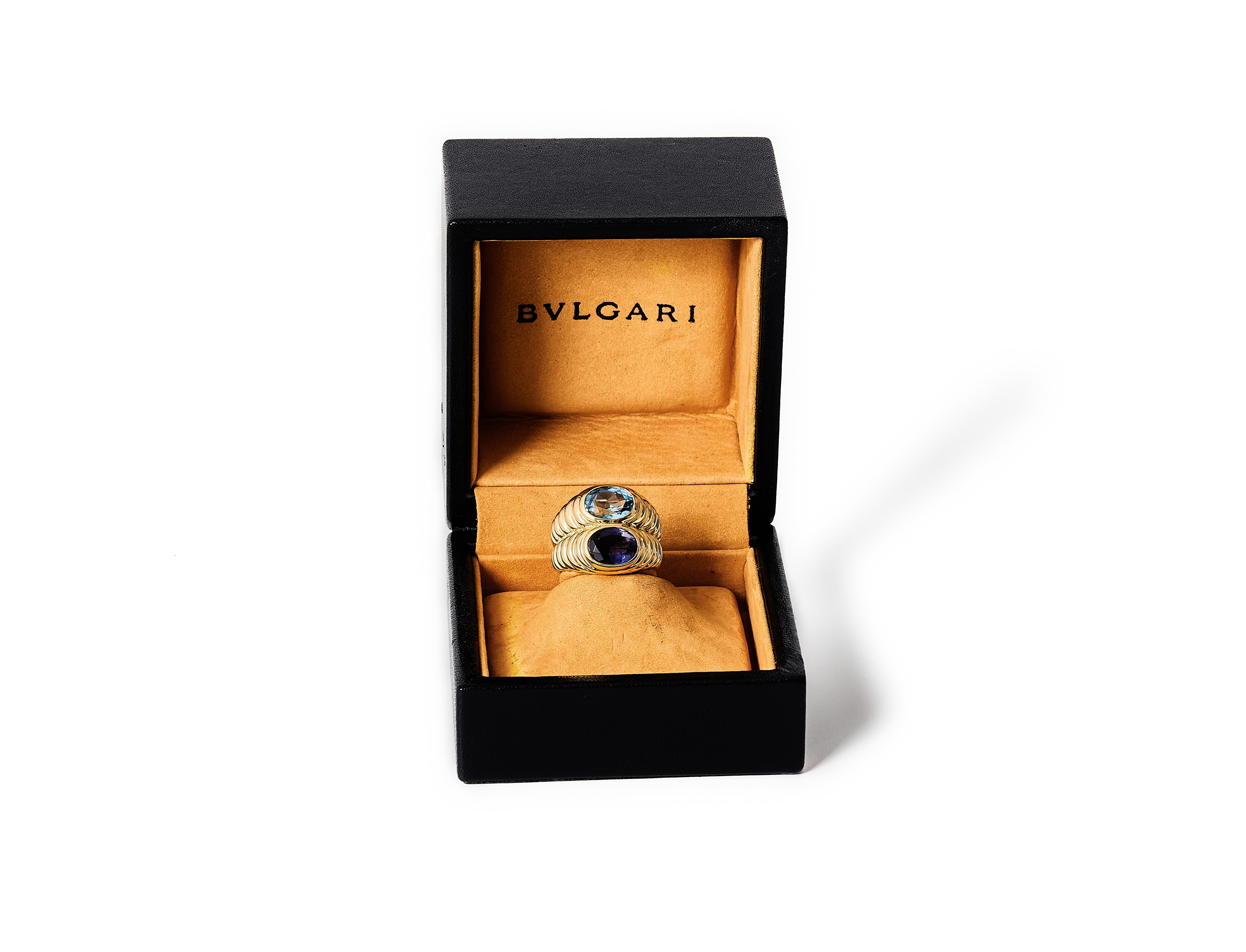 1980er Jahre Bulgari 18 Karat Gold Blautopas und Iolith Doppio Ring im Angebot 2