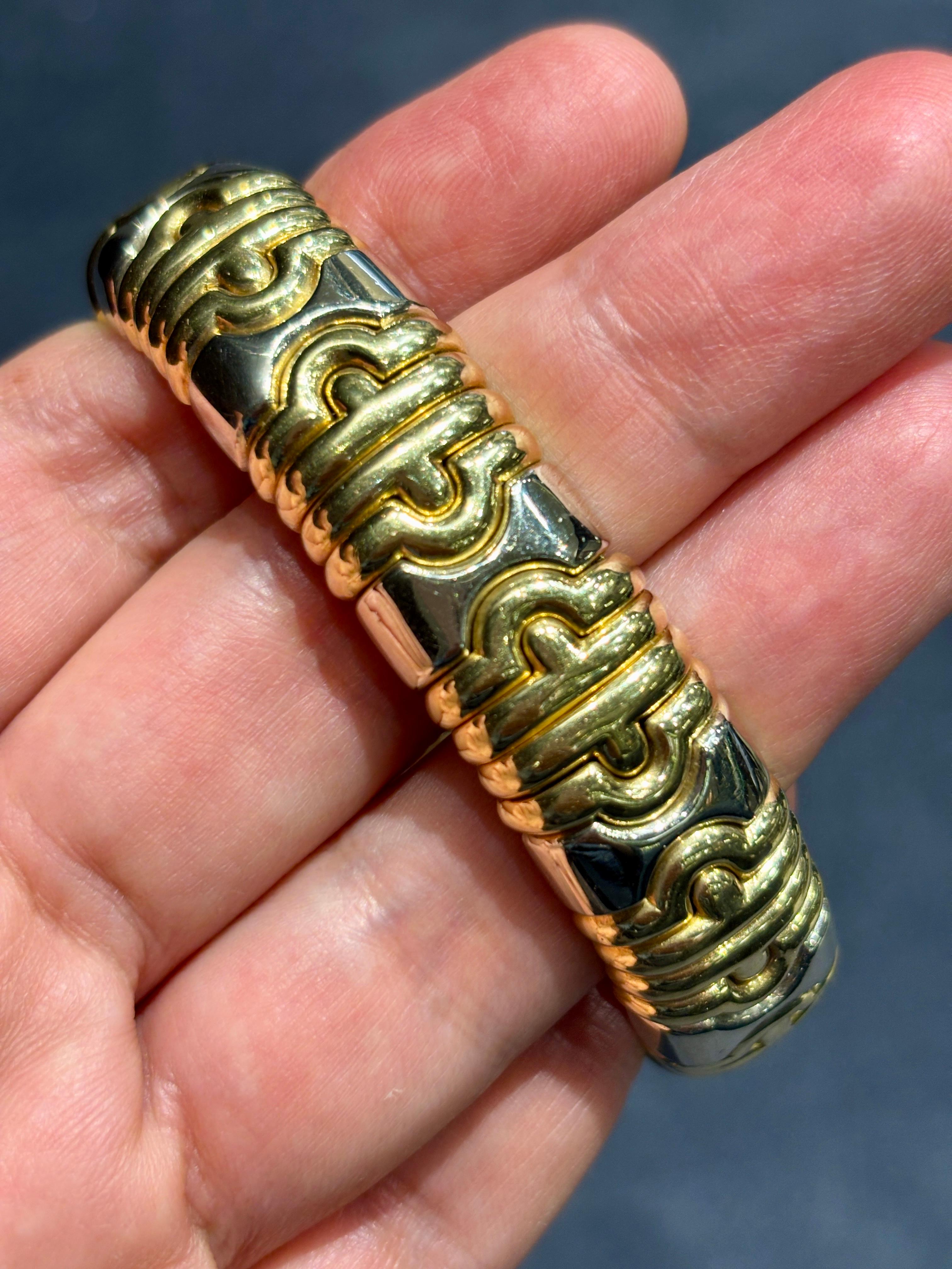 1980er Bulgari Armreif aus 18 Karat Weiß- und Gelbgold für Damen oder Herren im Angebot